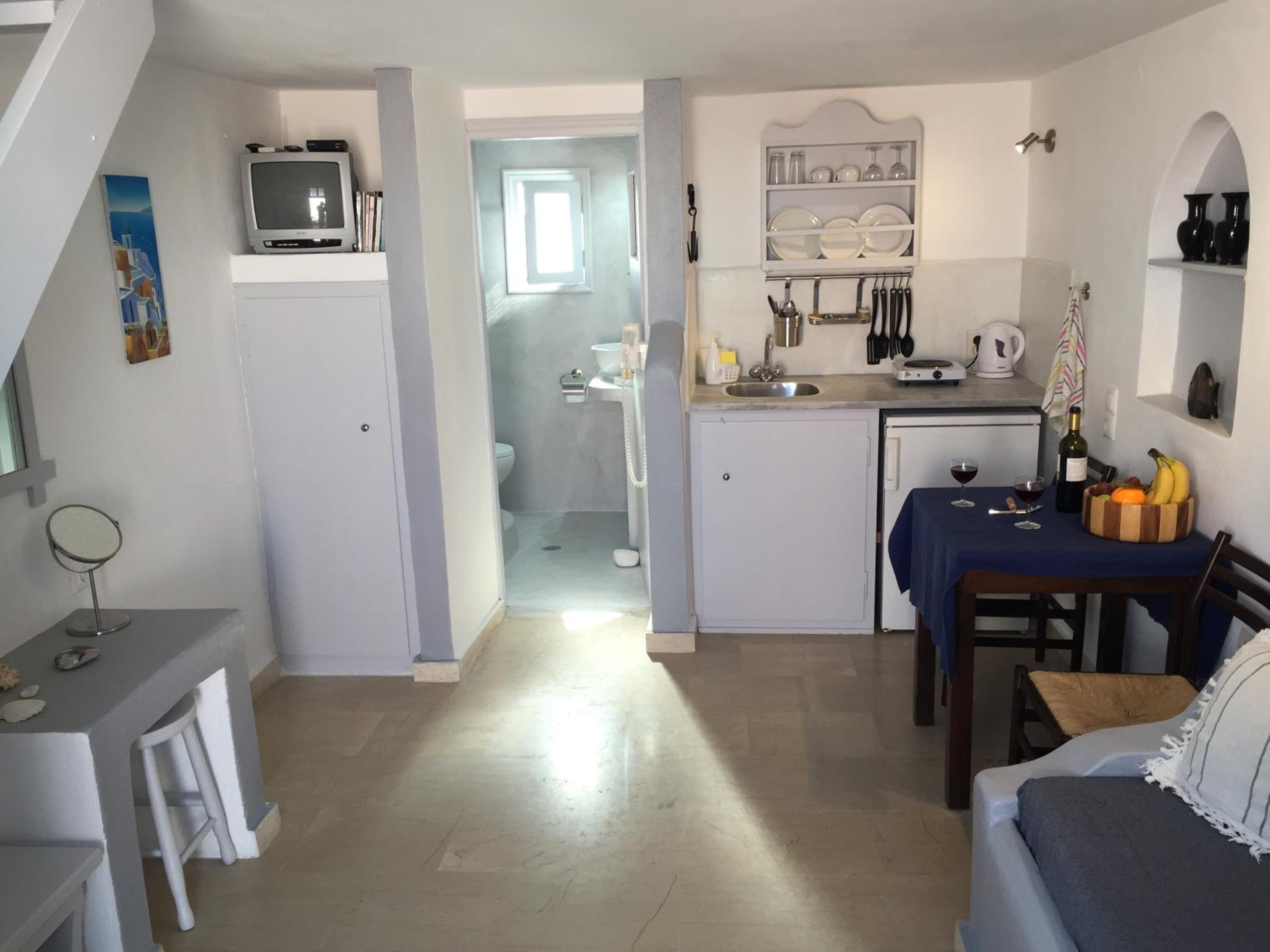 Studio with Balcony (2 Adults) - Split Level No 1 photo 2