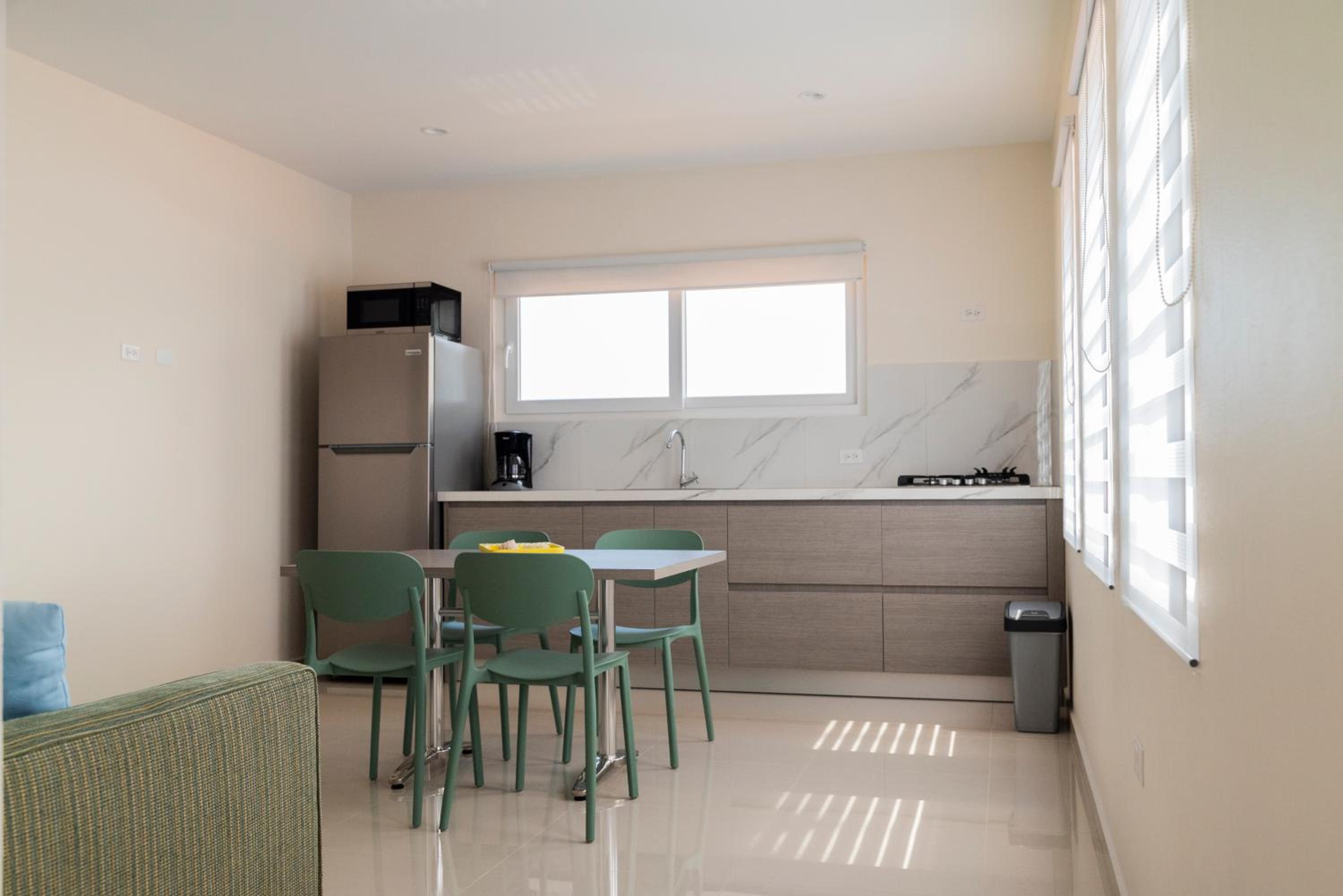 Deluxe One-Bedroom Apartment with Garden View photo 3
