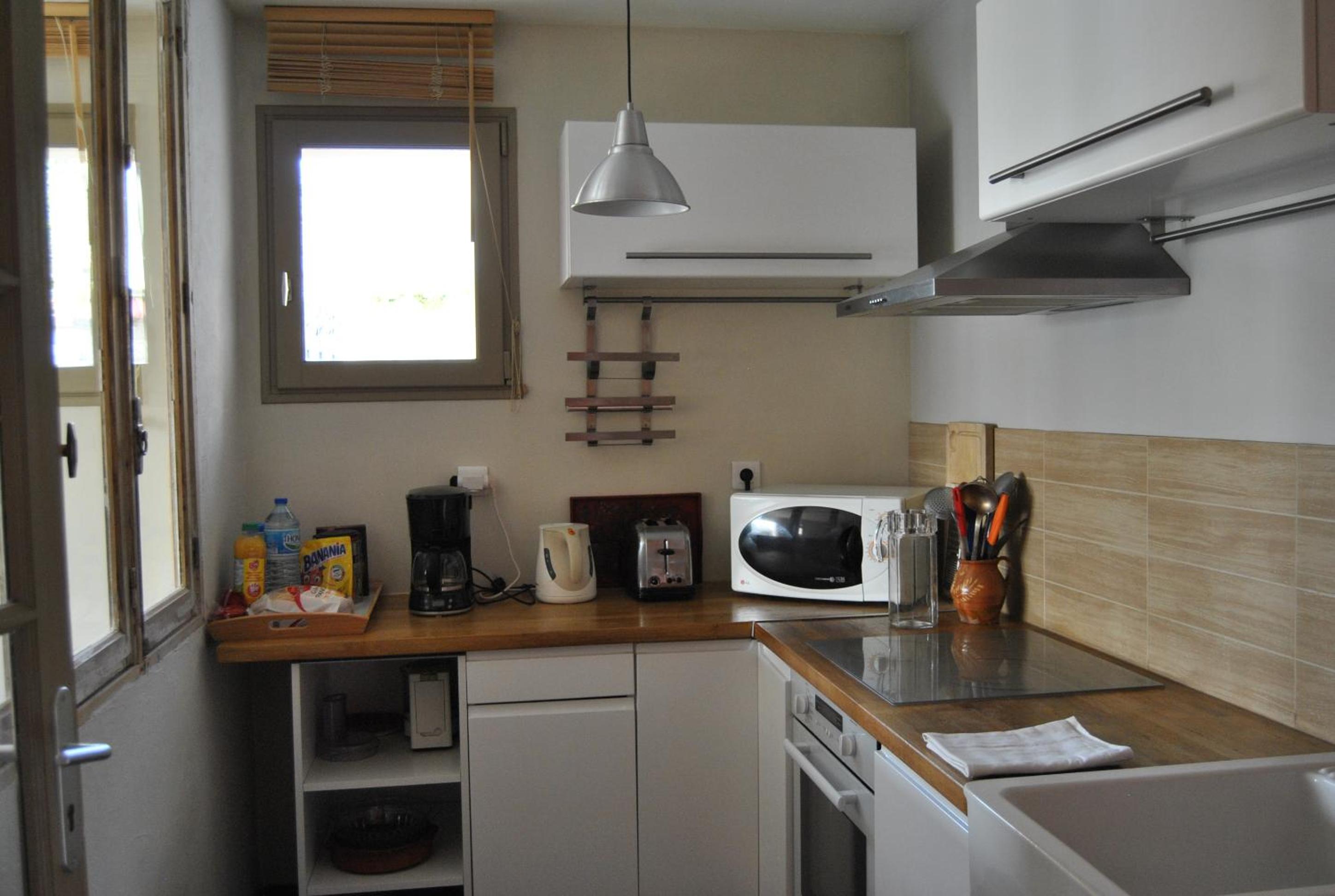 Three-Bedroom House photo 3