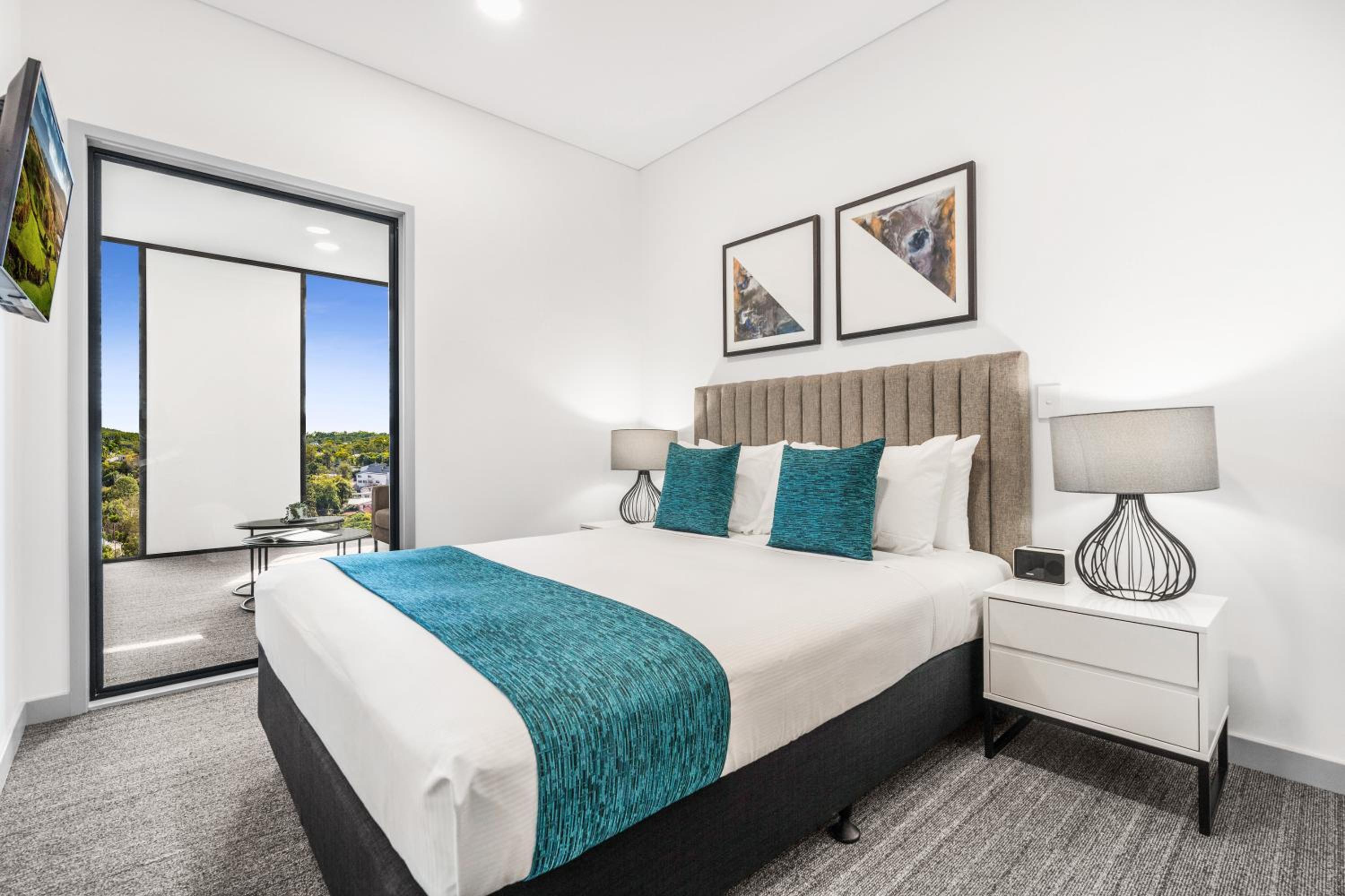 2 Bedroom Dual Key Suite Queen - Separate Rooms With Corridor Access - Photo 9