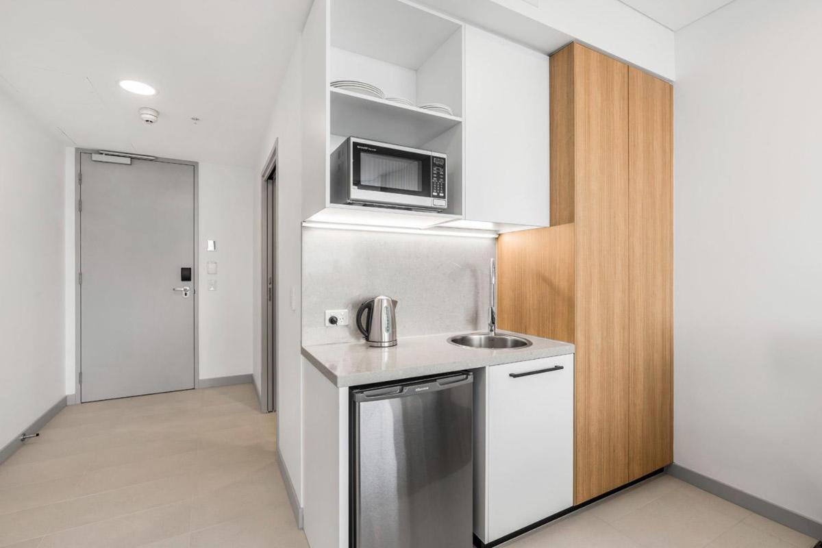 2 Bedroom Dual Key Suite Queen - Separate Rooms With Corridor Access - Photo 7