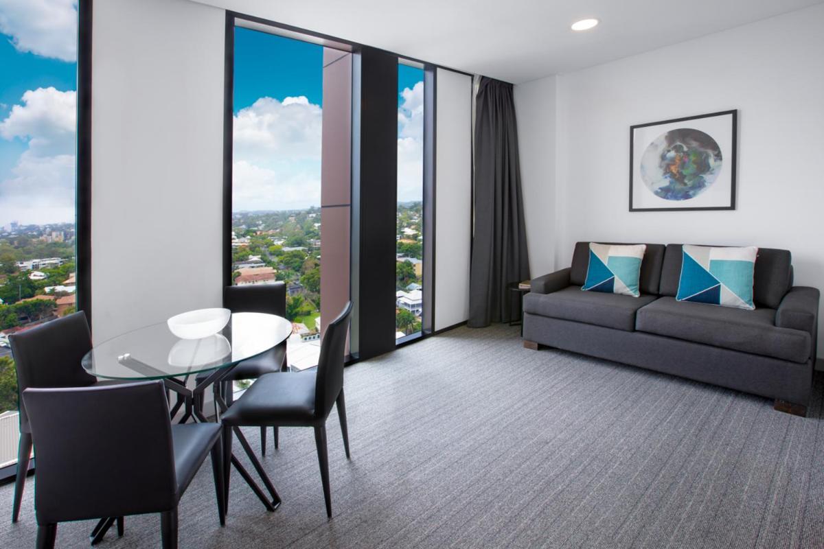 2 Bedroom Dual Key Suite Queen - Separate Rooms With Corridor Access - Photo 2