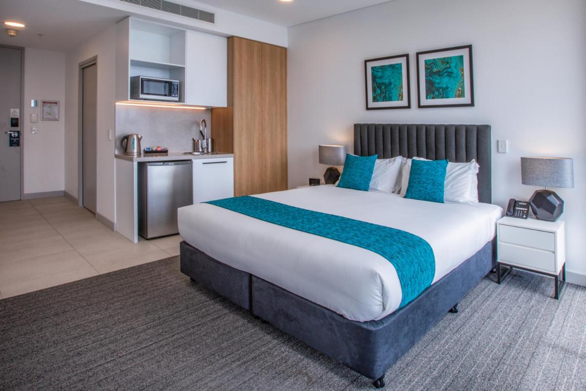 2 Bedroom Dual Key Suite Queen - Separate Rooms With Corridor Access - Photo 4
