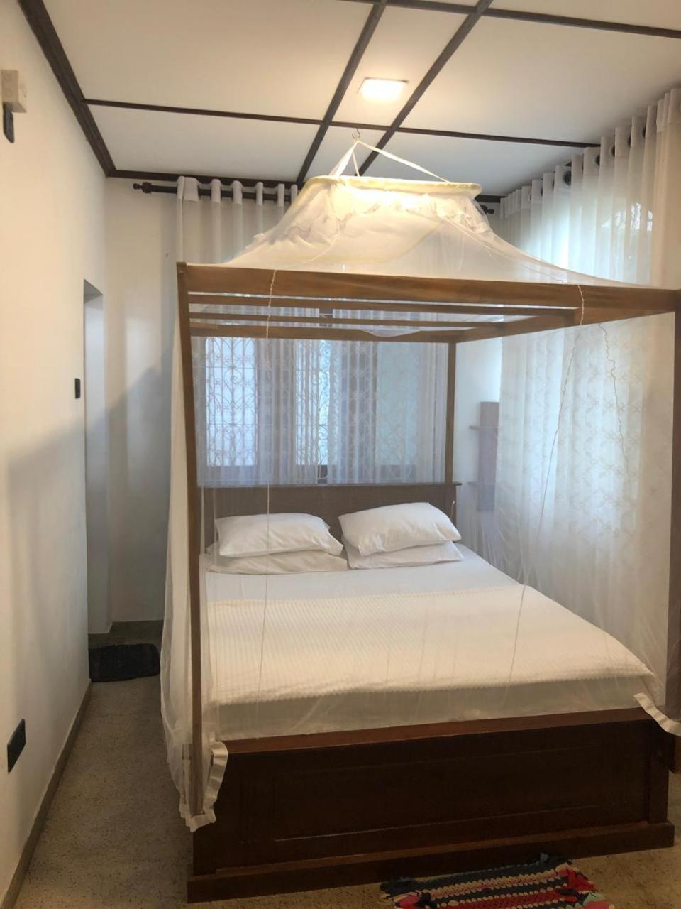 Single Room with Private Bathroom photo 3