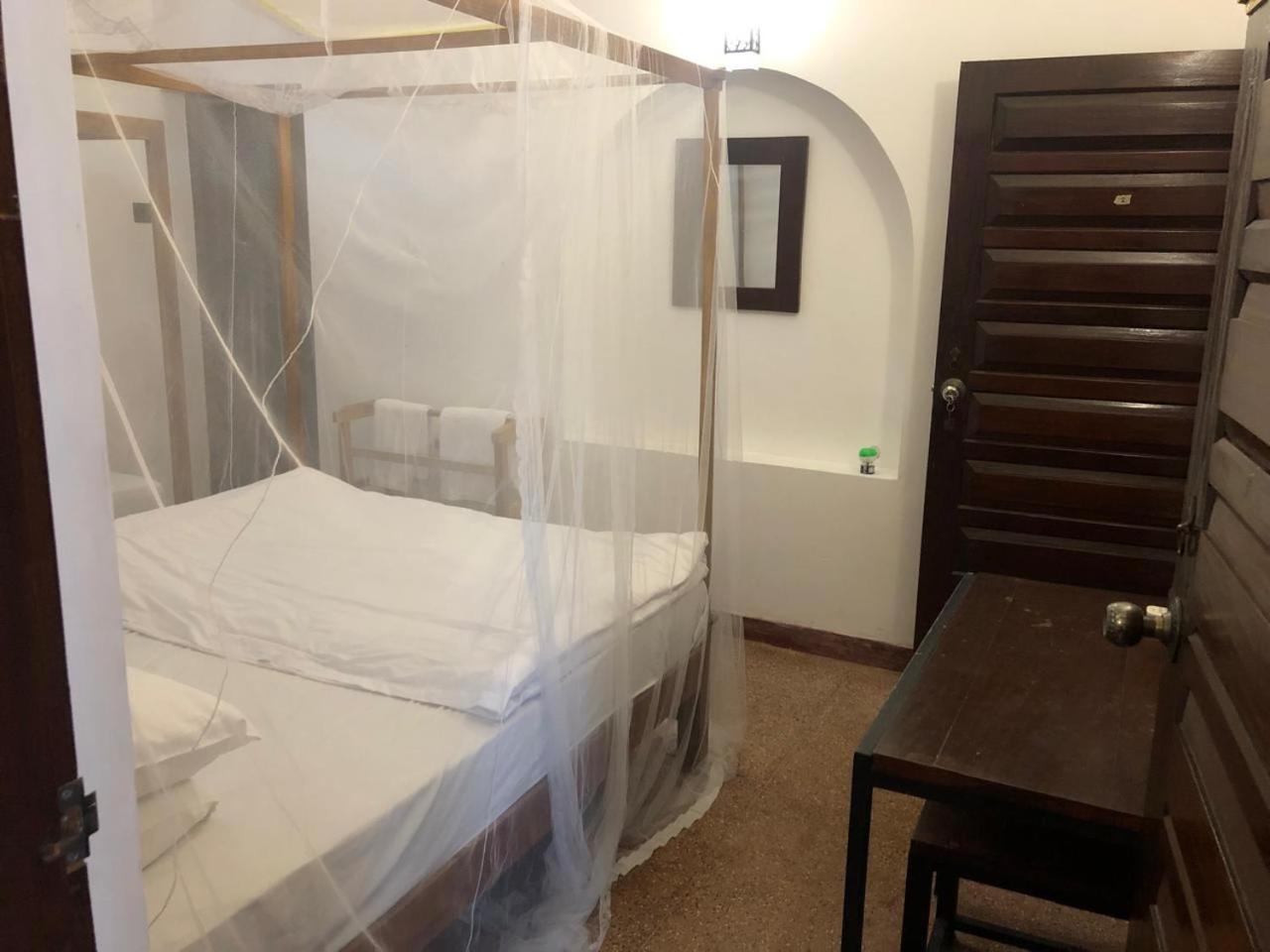 Economy Double Room photo 3