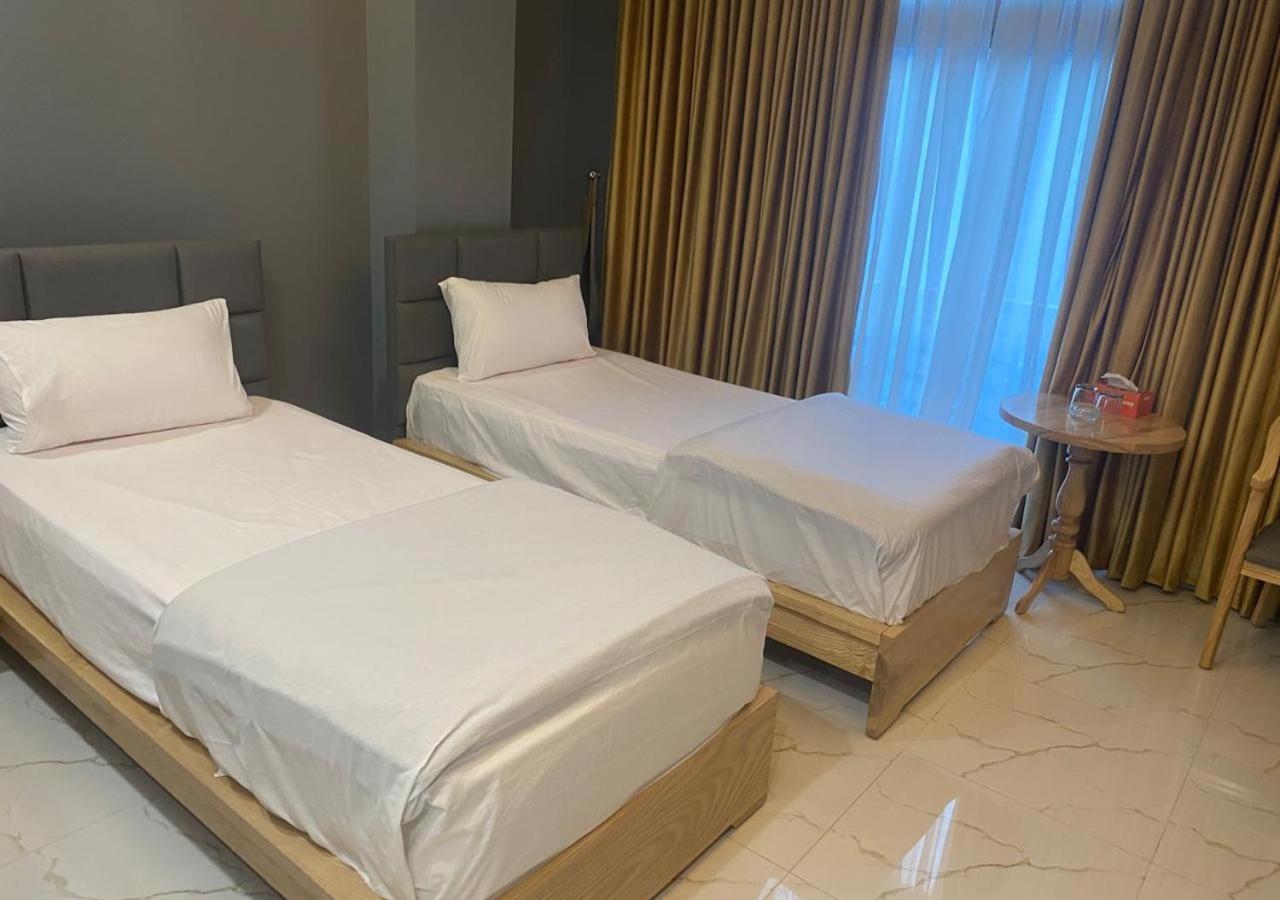 Single Room with Private Bathroom photo 3