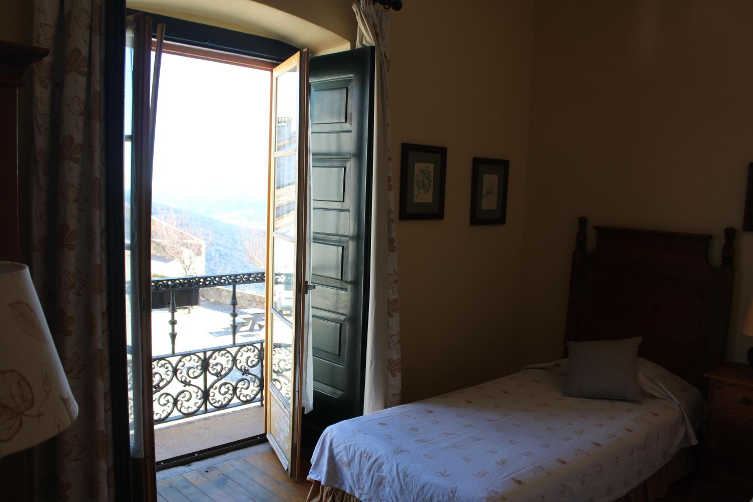 Twin Room with Mountain View