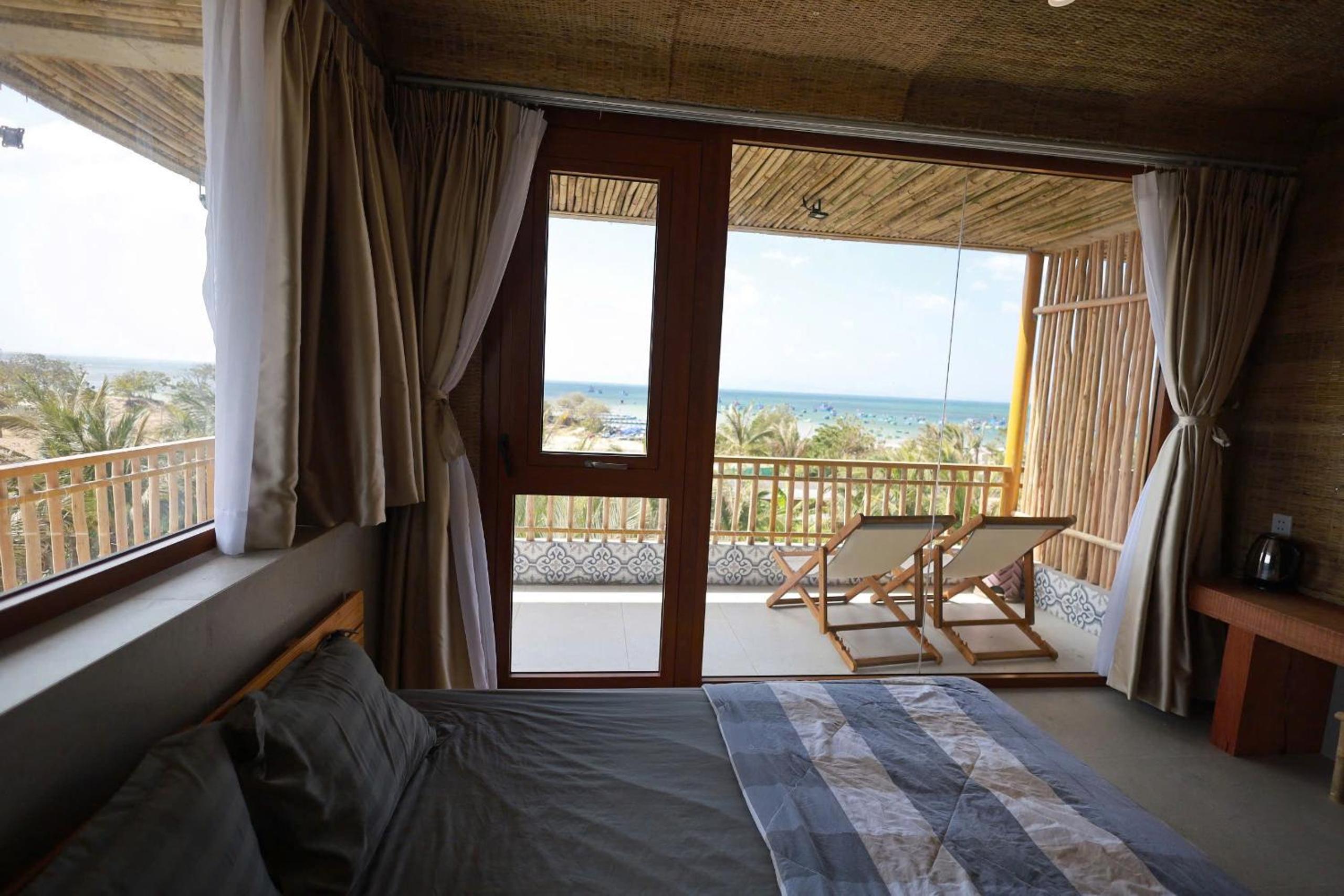Family Room with Sea View photo 2