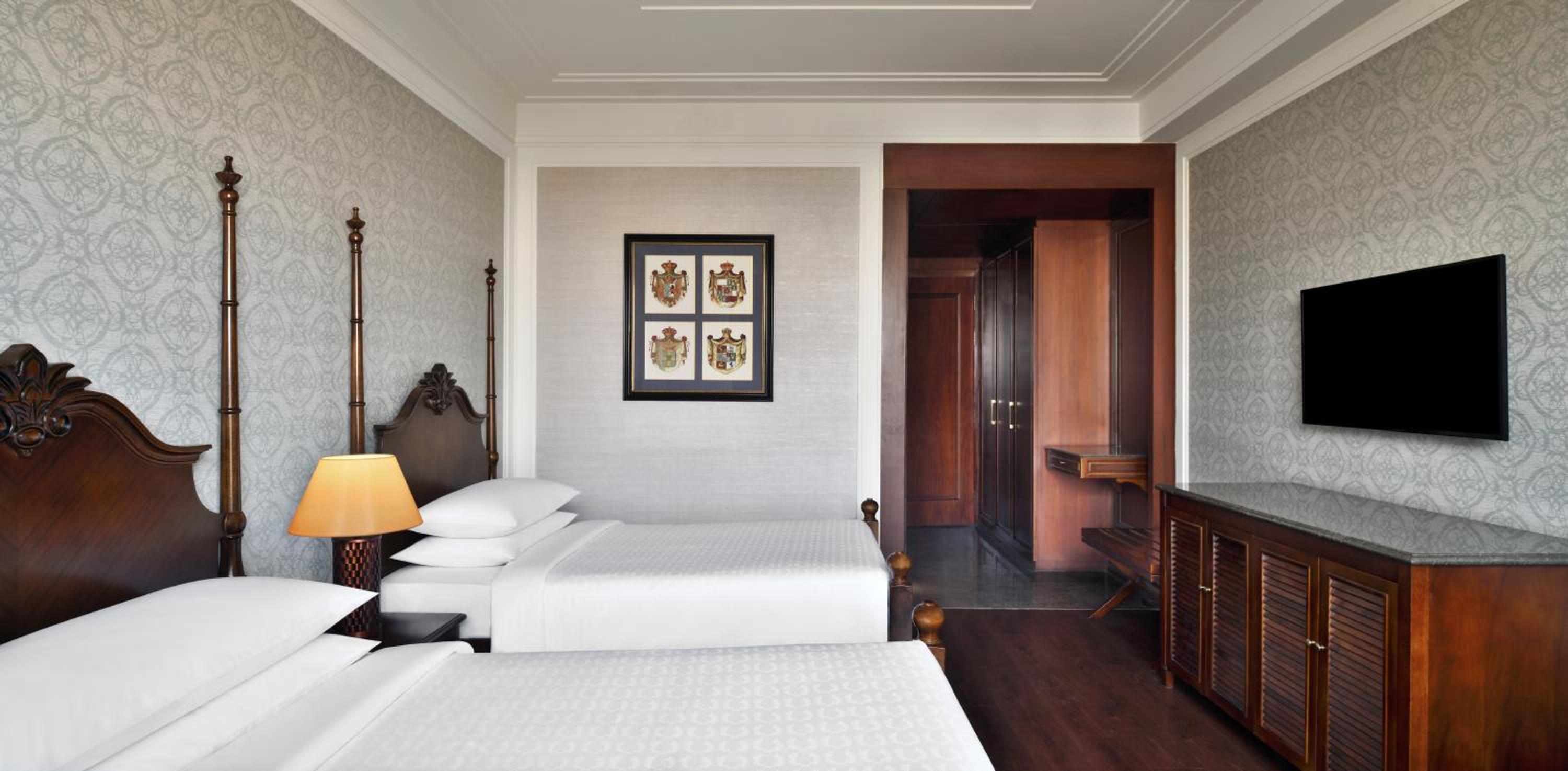 Deluxe Twin, Guest room, 2 Twin/Single Bed(s), Sofa bed with Complimentary Two pints of beer once per stay and enjoy 20% off on Food & Beverages photo 3