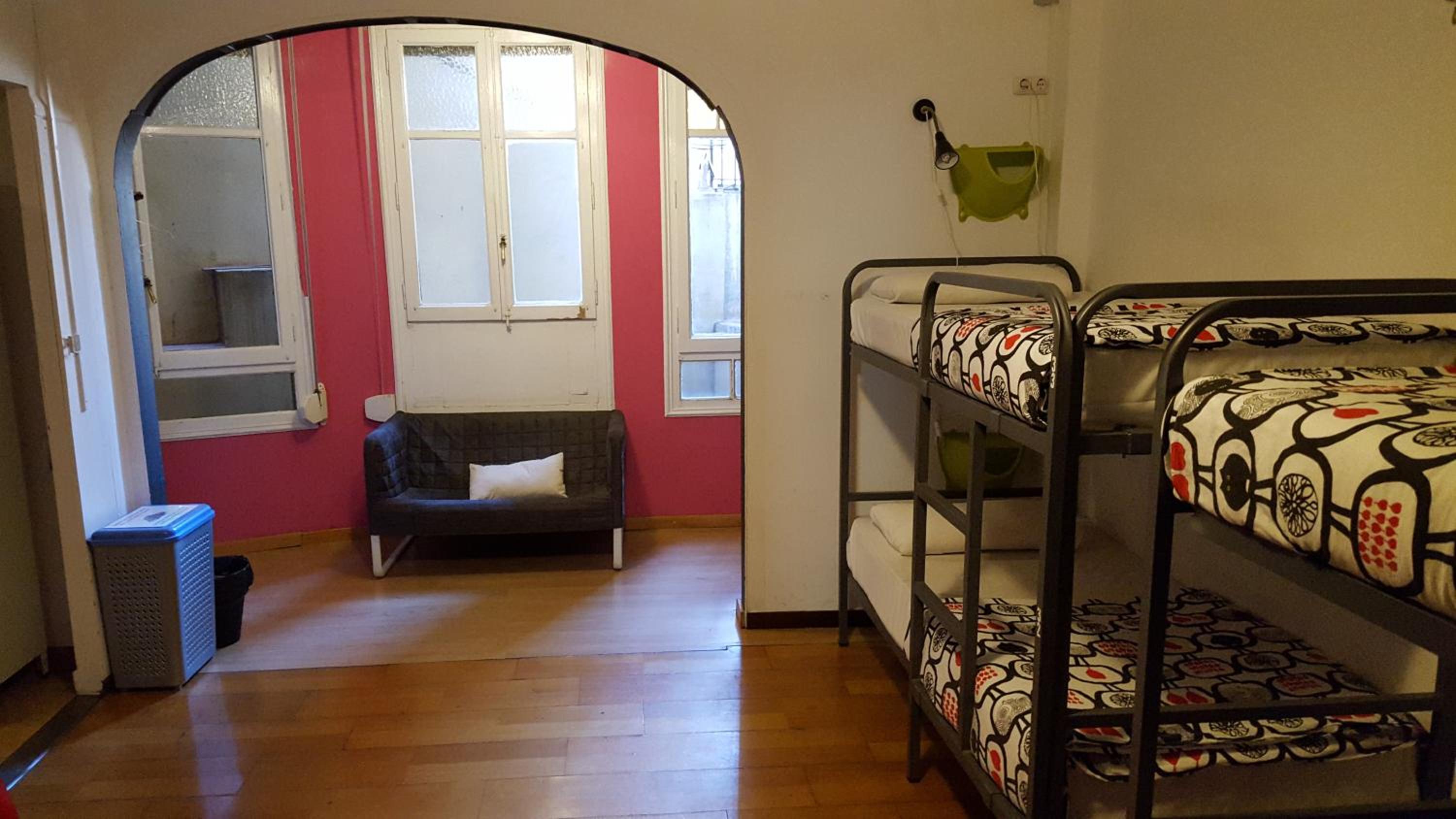Single Bed in 8 Bed Mixed Dormitory Room photo 2