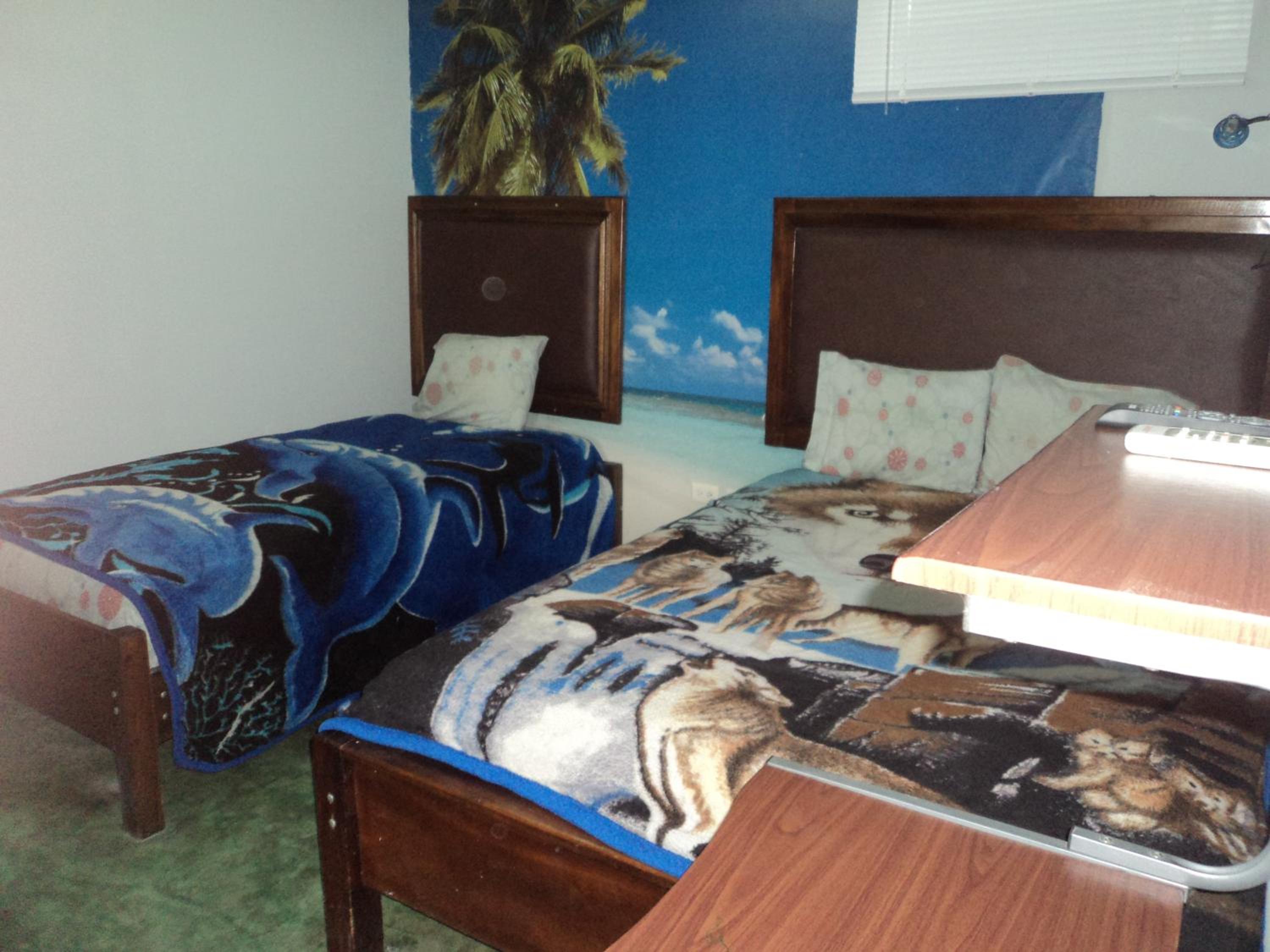 Family Room with Private Bathroom photo 1