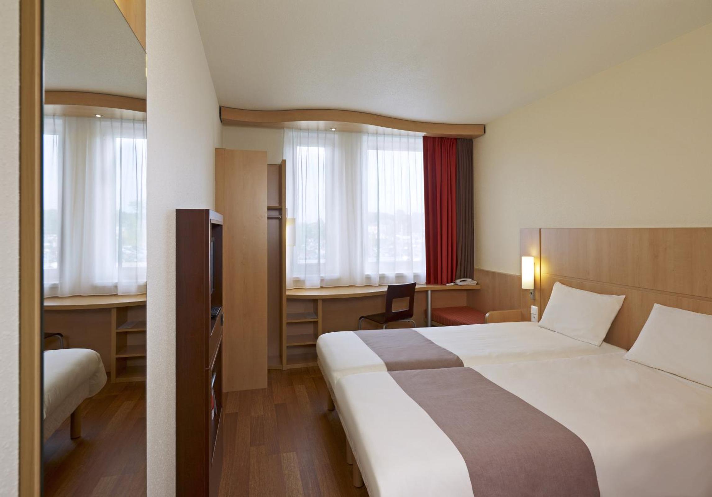 Twin Room - Photo 6