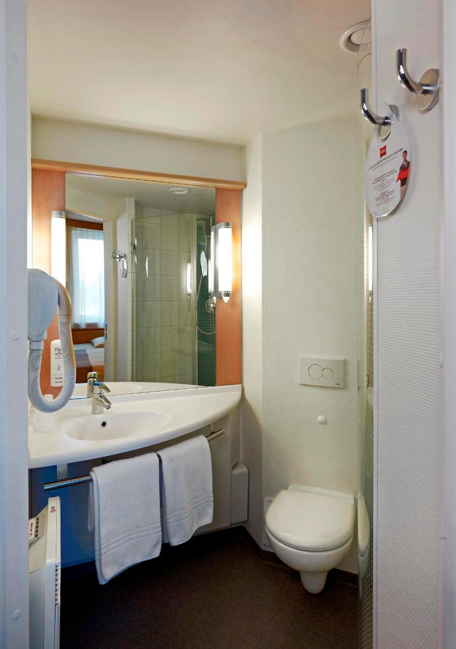Double Room - Photo 12