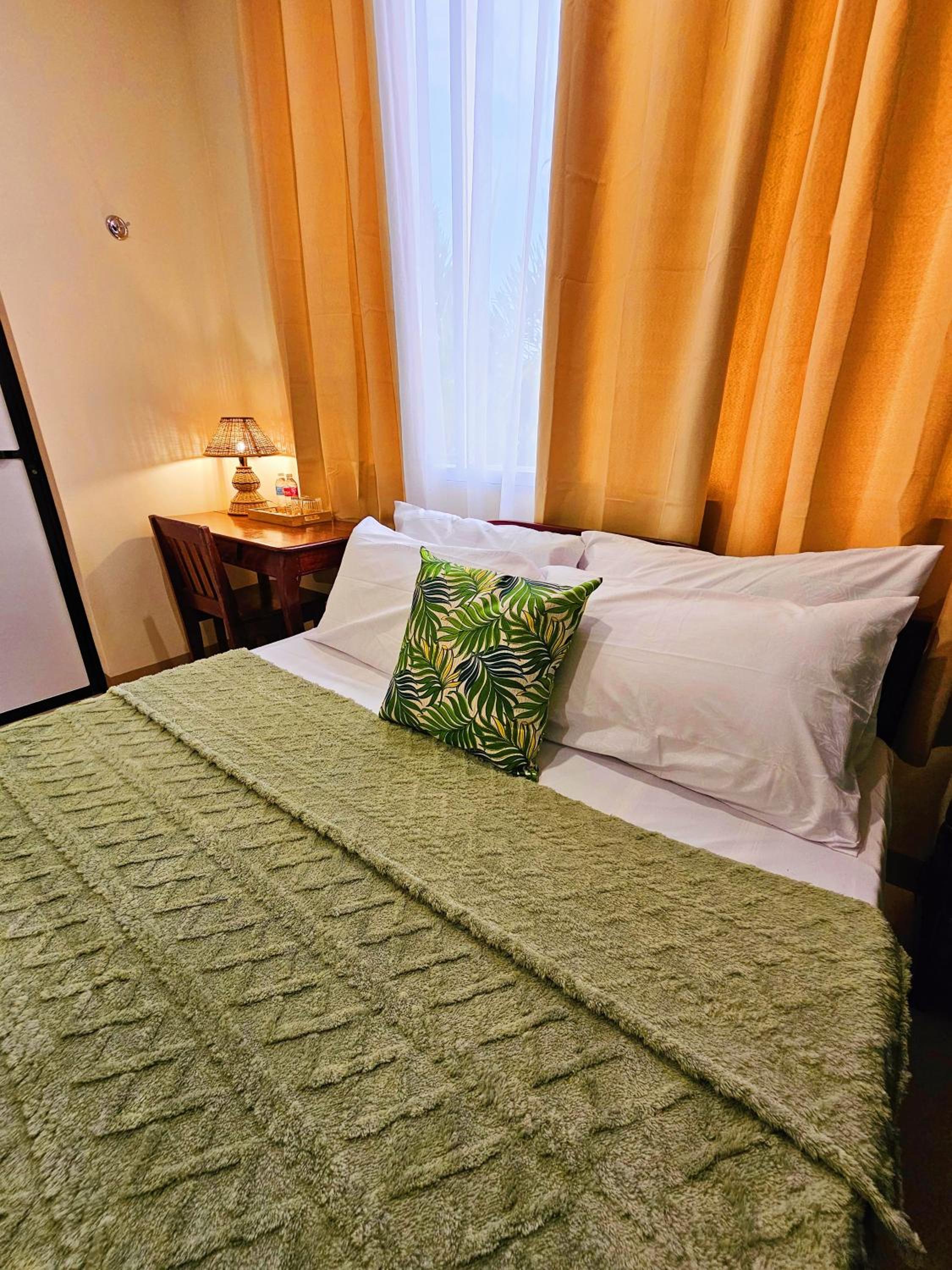 Deluxe Queen Room