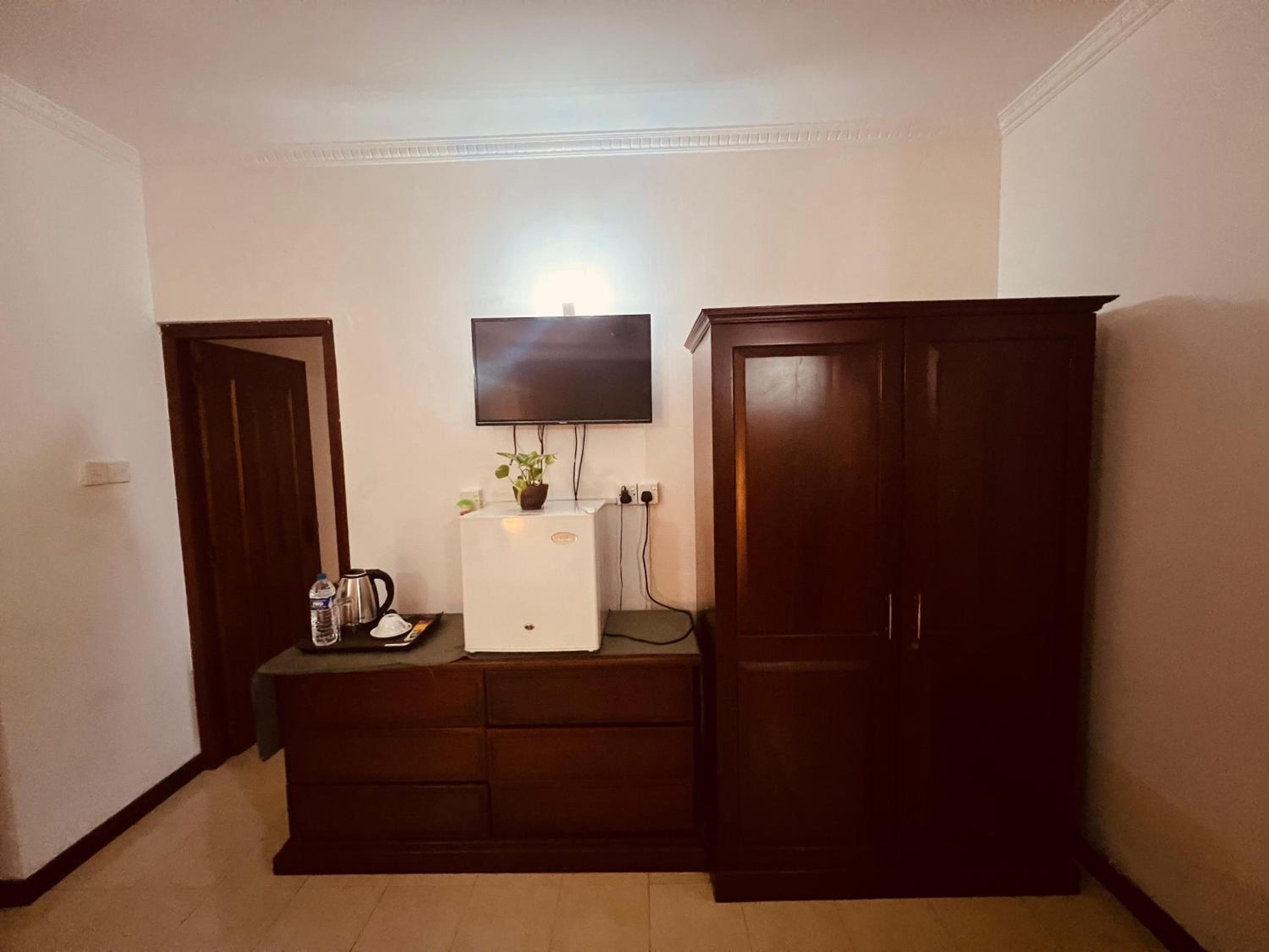 Double Room with Spa Bath photo 3