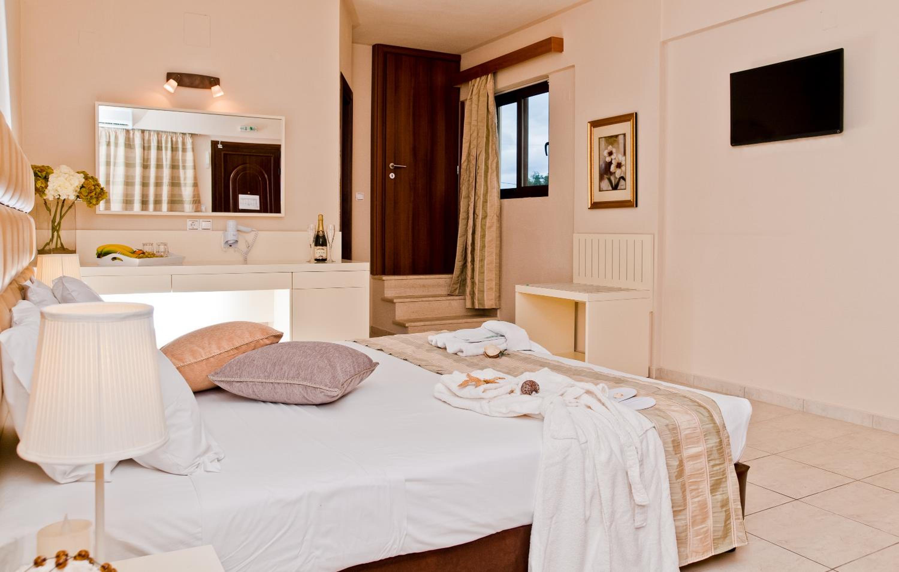 Superior Double Room - Photo 2