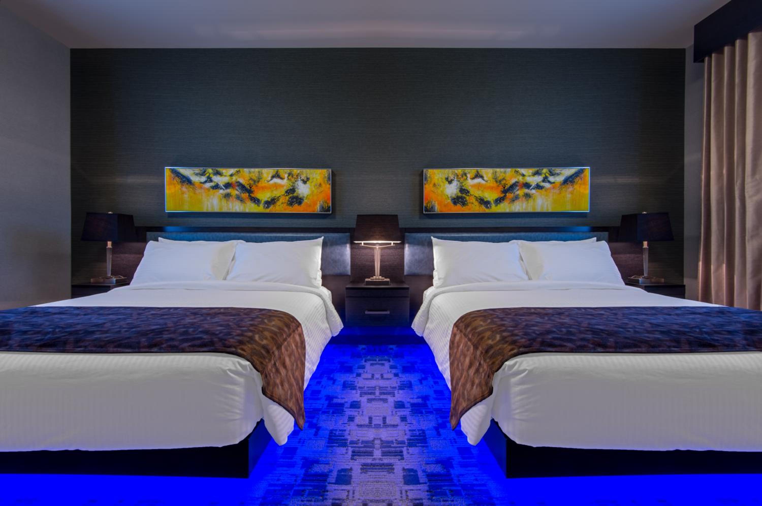 Queen Room with Two Queen Beds photo 2