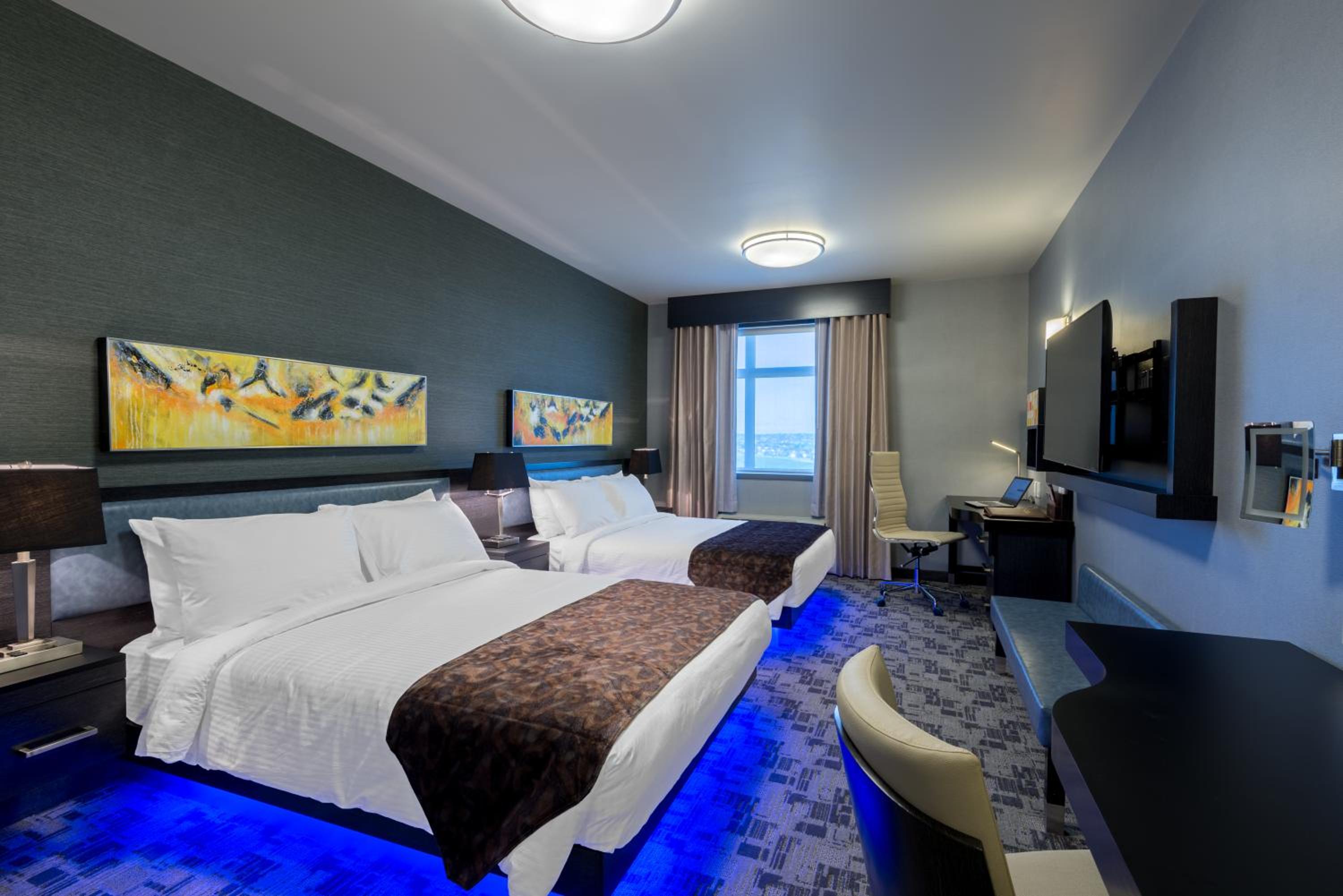 Queen Room with Two Queen Beds photo 3
