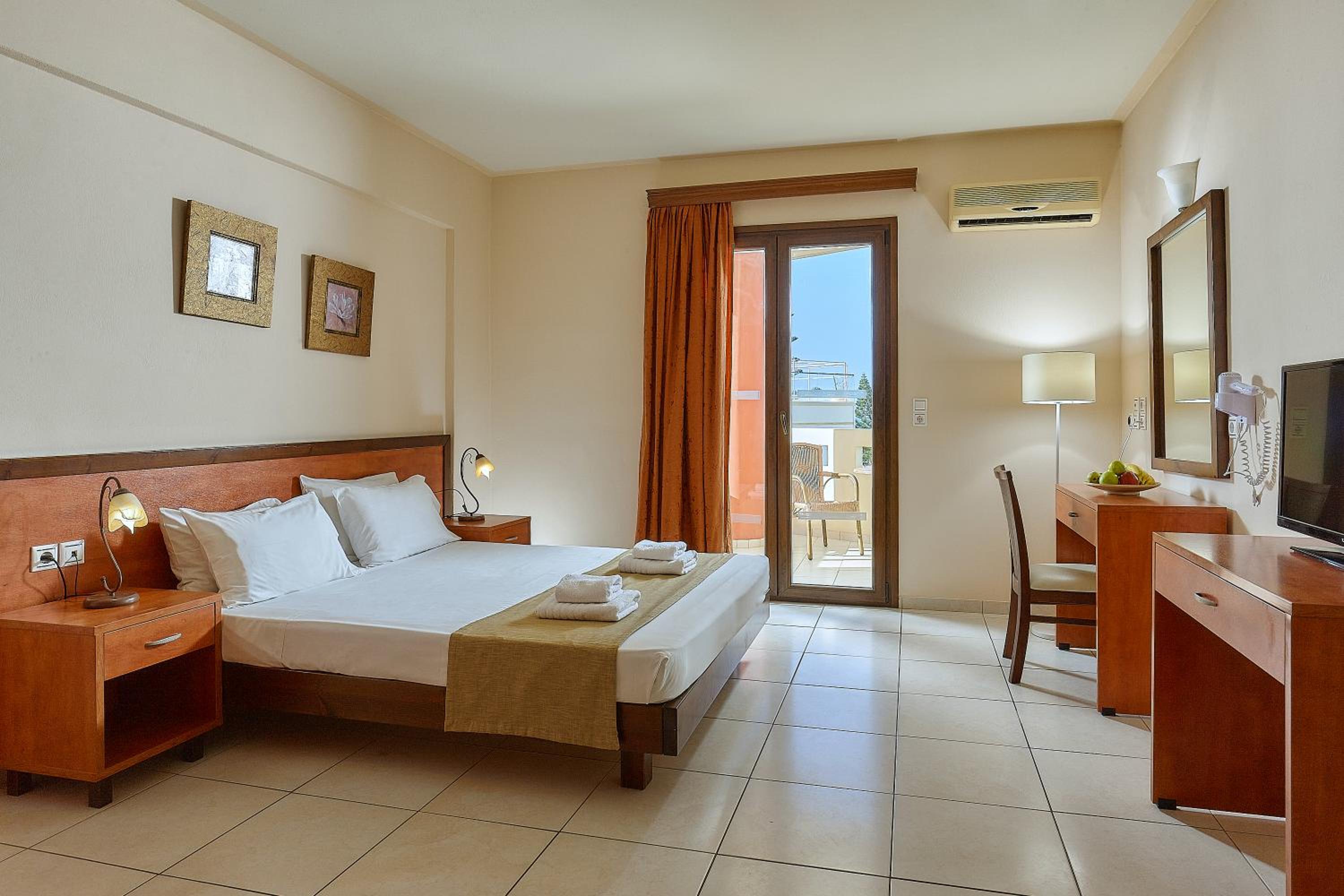 Standard Double Room - Photo 4