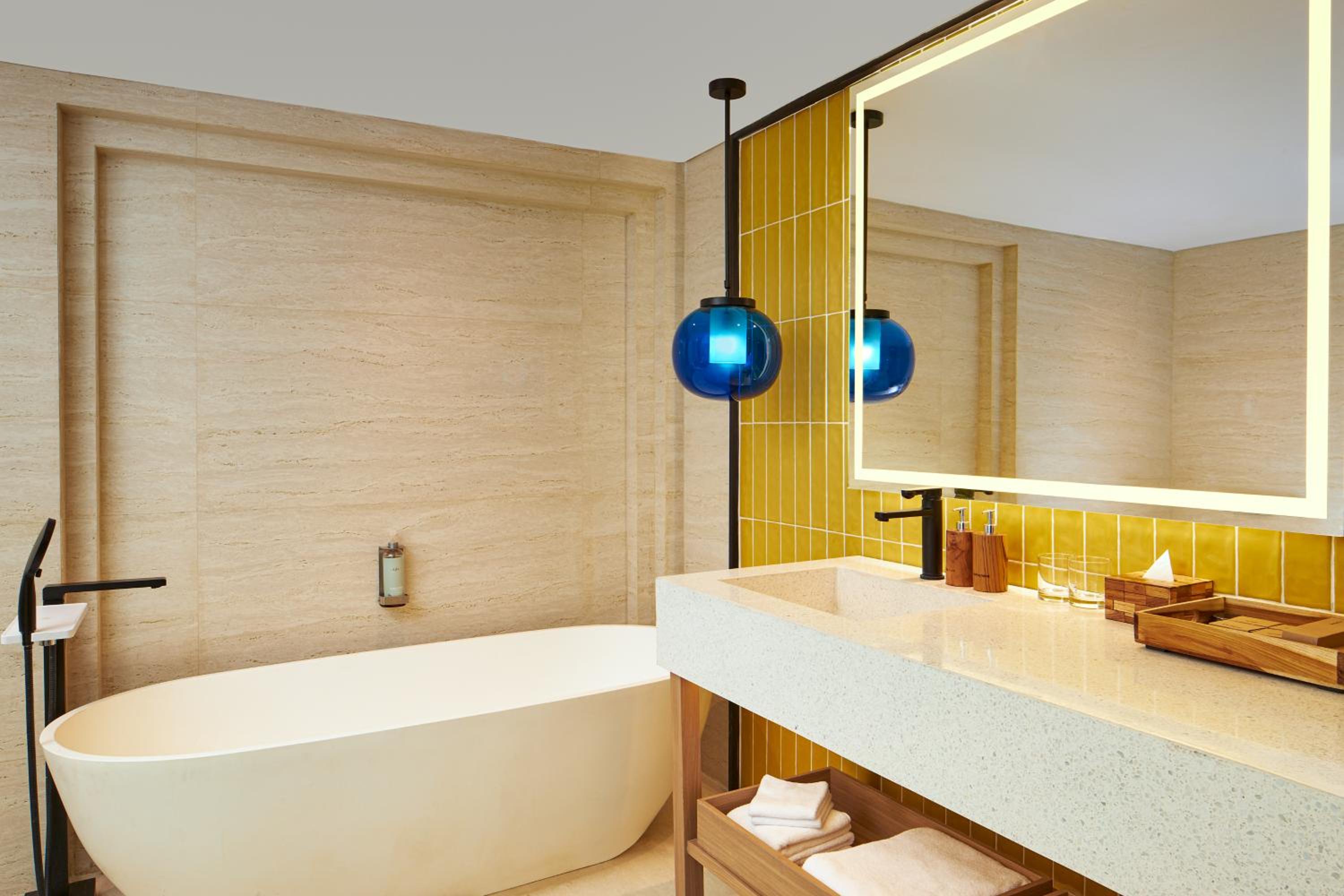 Deluxe Room - Photo 2