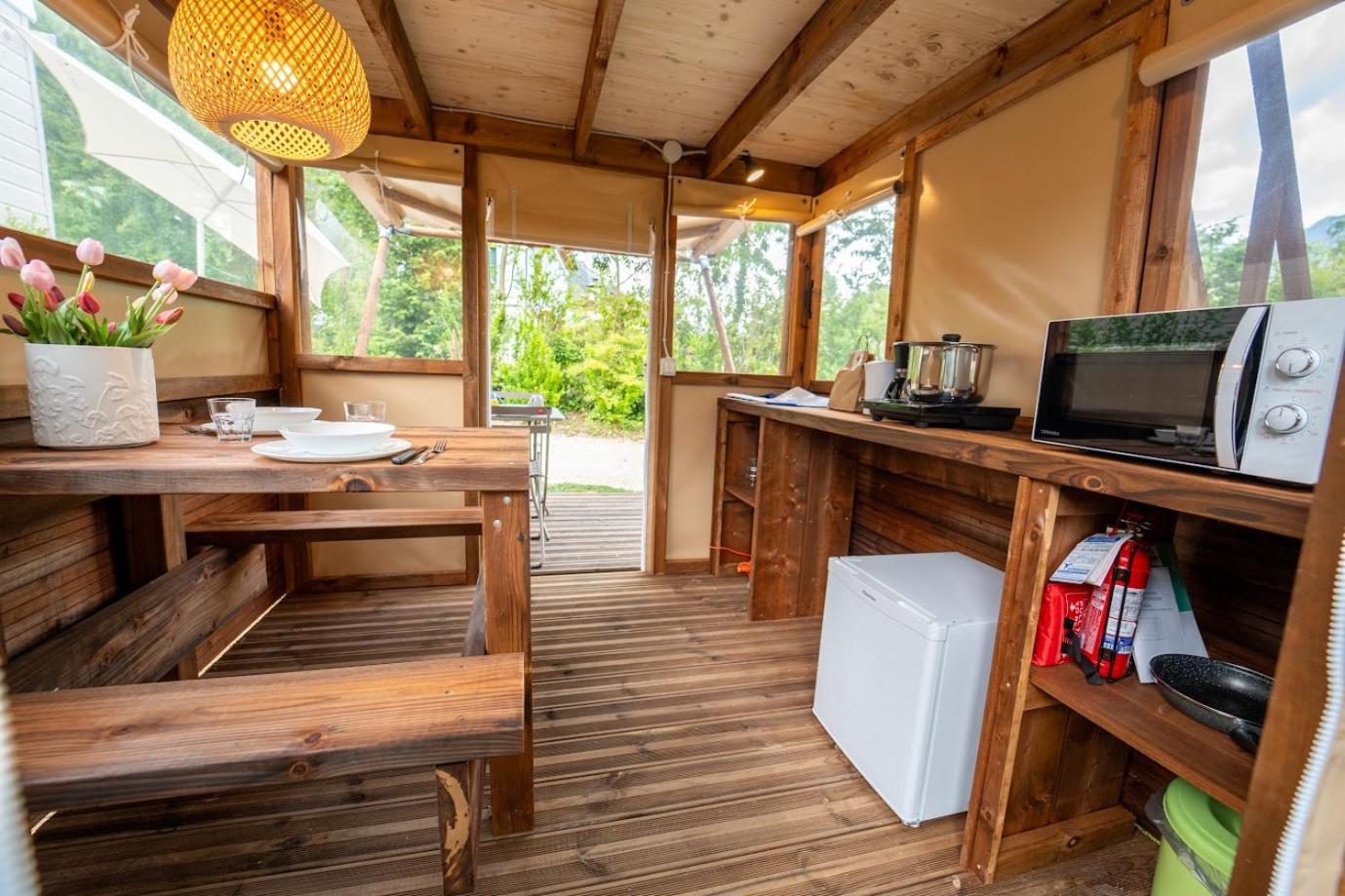 Tent Split Level with Shared Bathroom