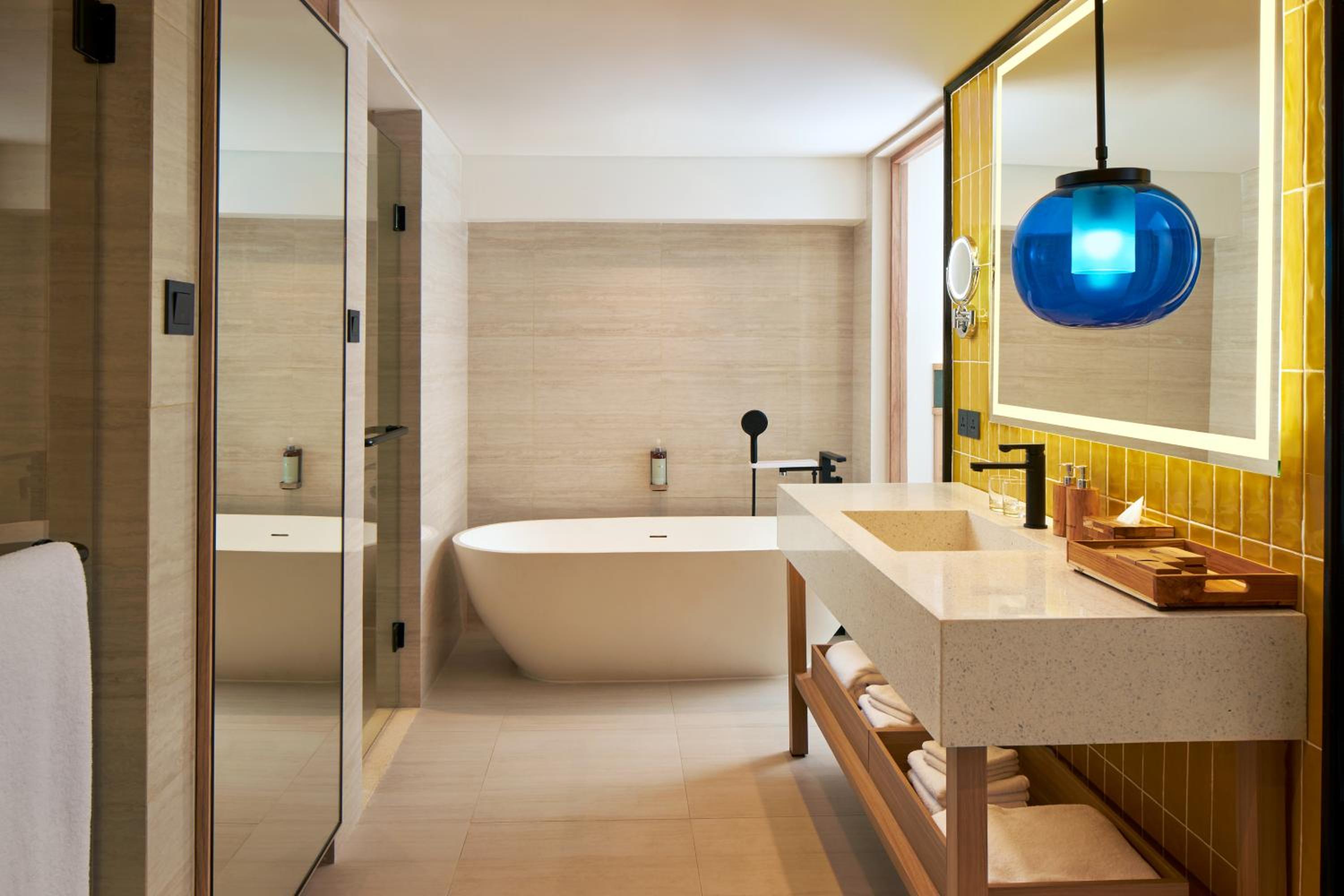 One-Bedroom Suite - Photo 3