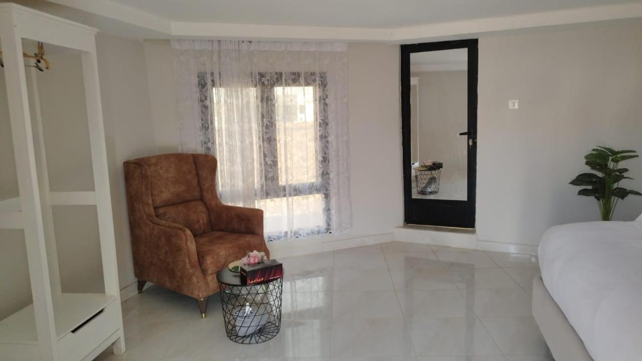Standard Double or Twin Room photo 1