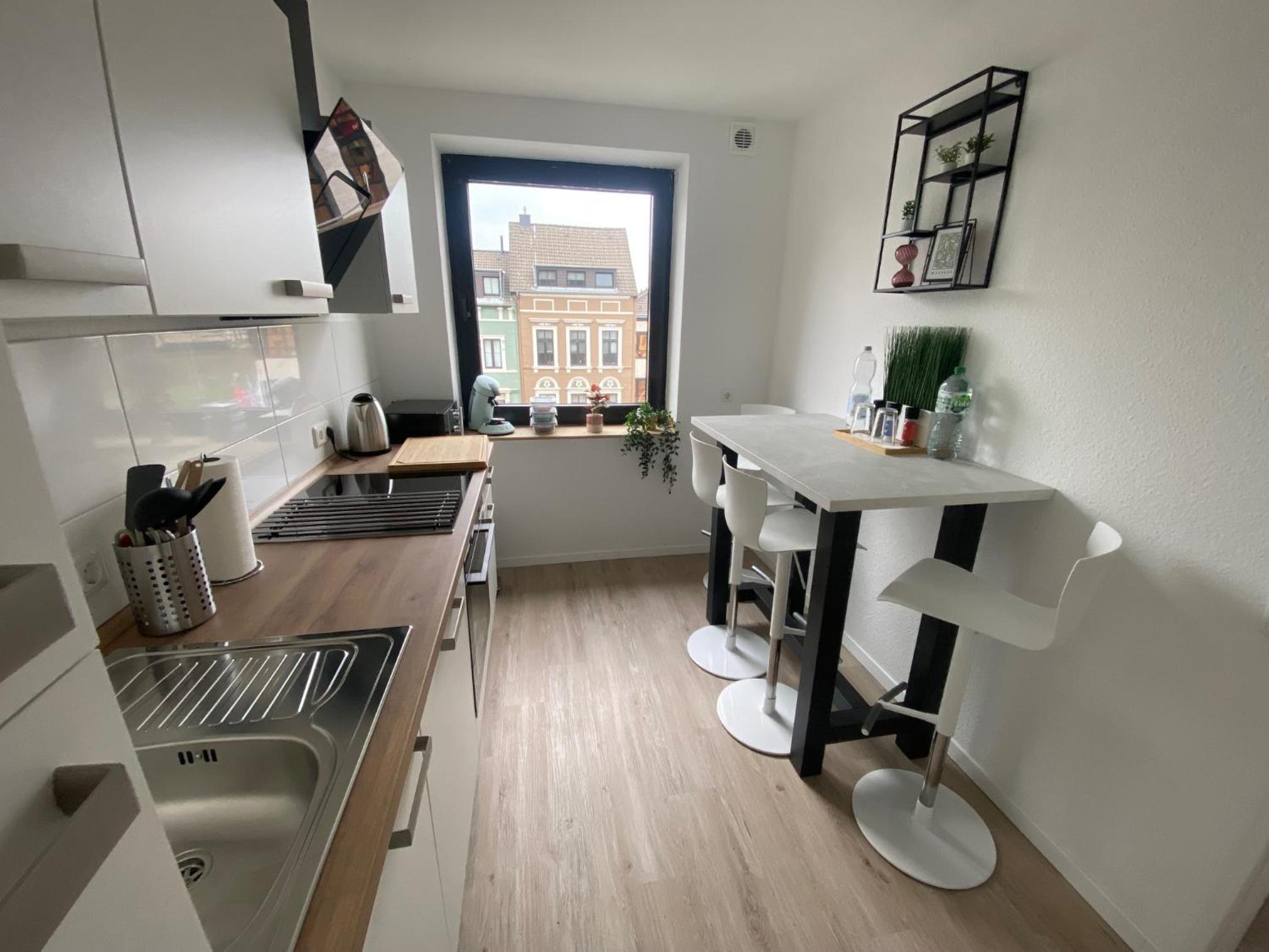 Two-Bedroom Apartment with Balcony photo 2