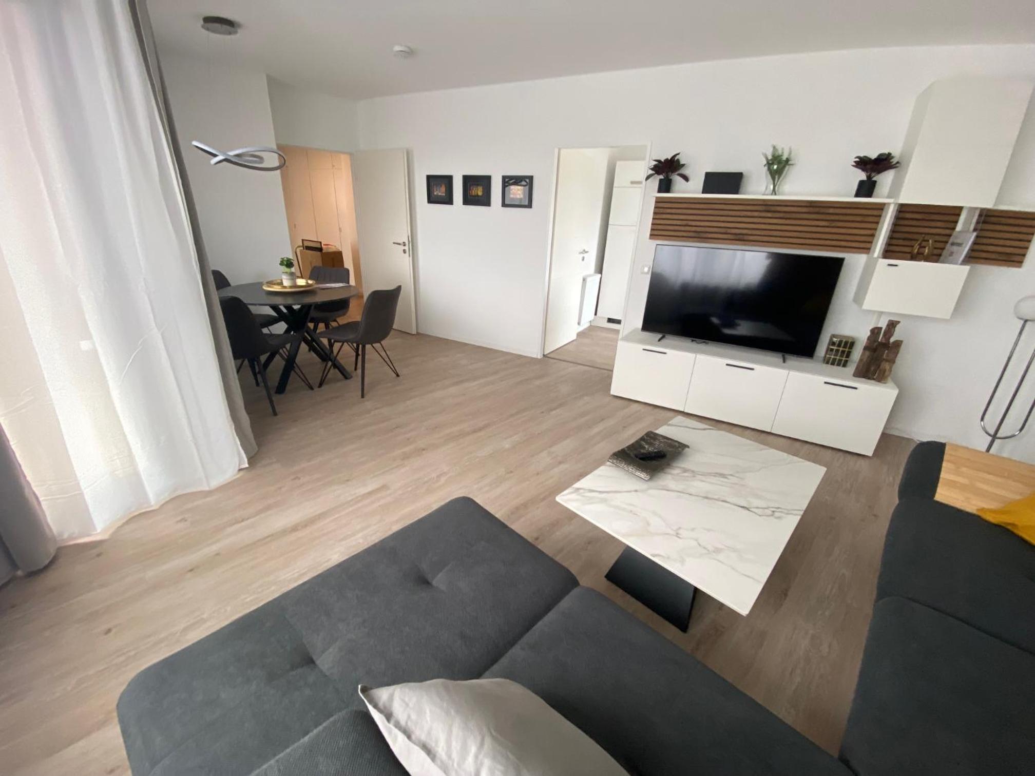 Two-Bedroom Apartment with Balcony photo 3