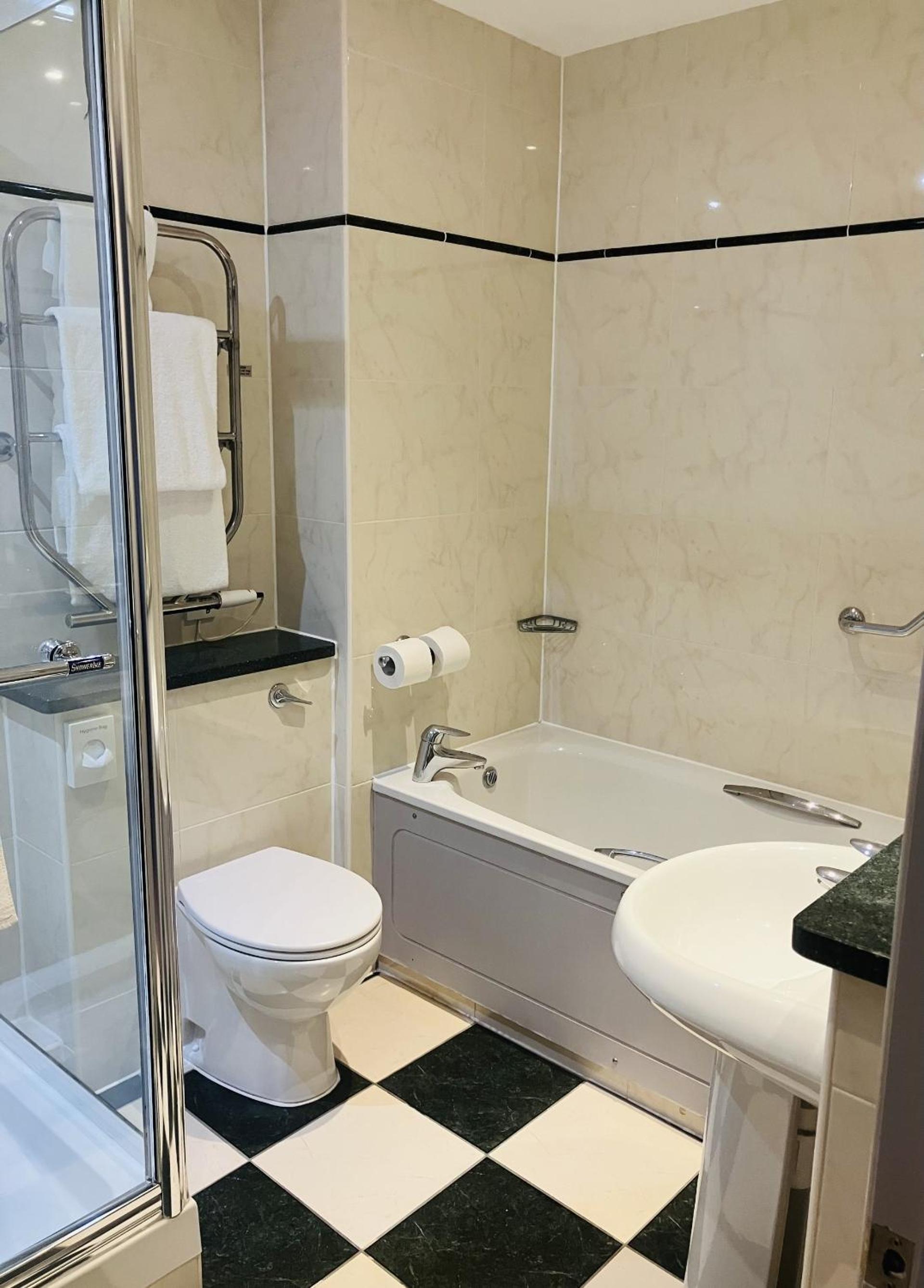 Standard Double Room - Photo 5