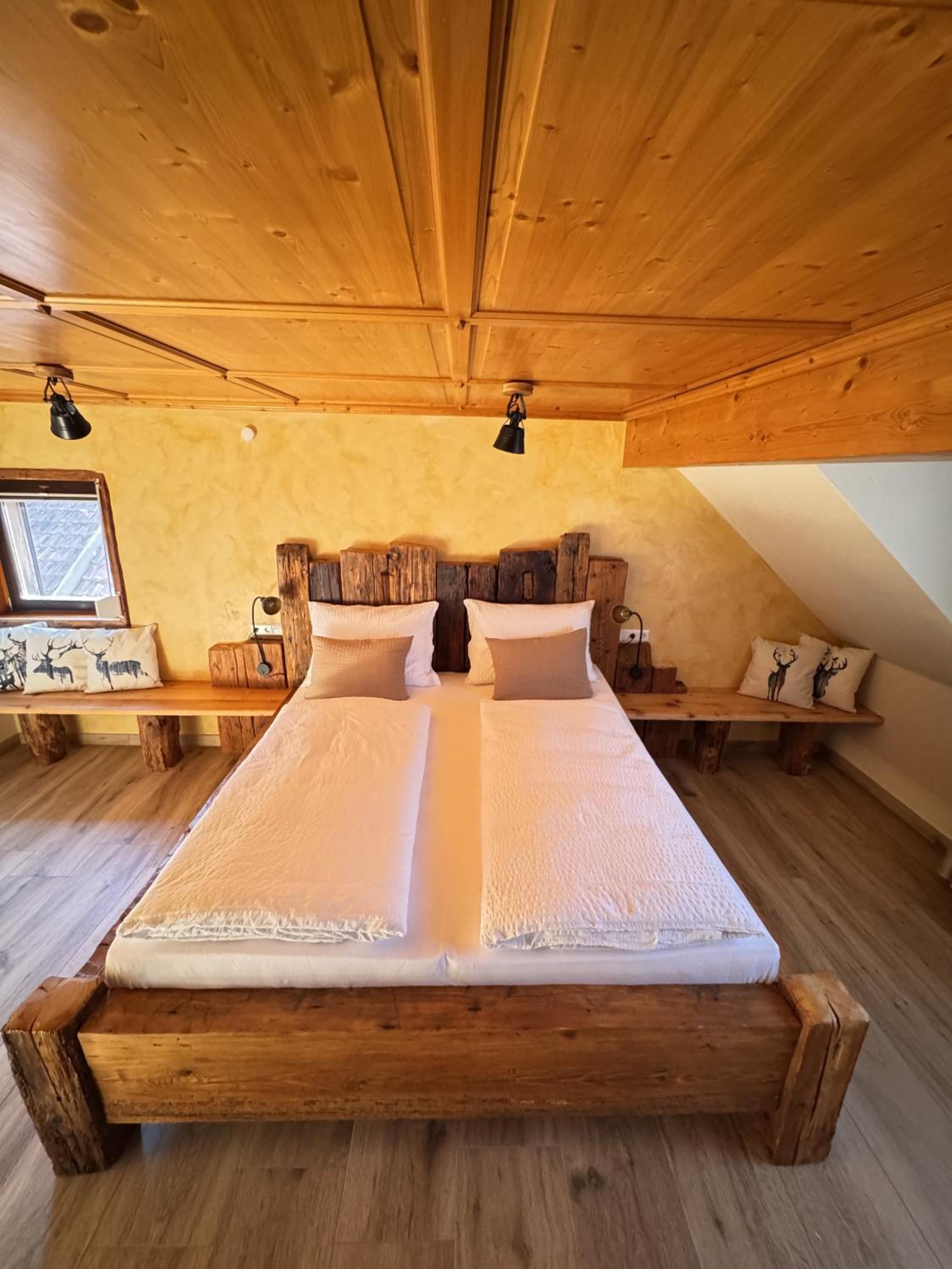 Deluxe King Suite
