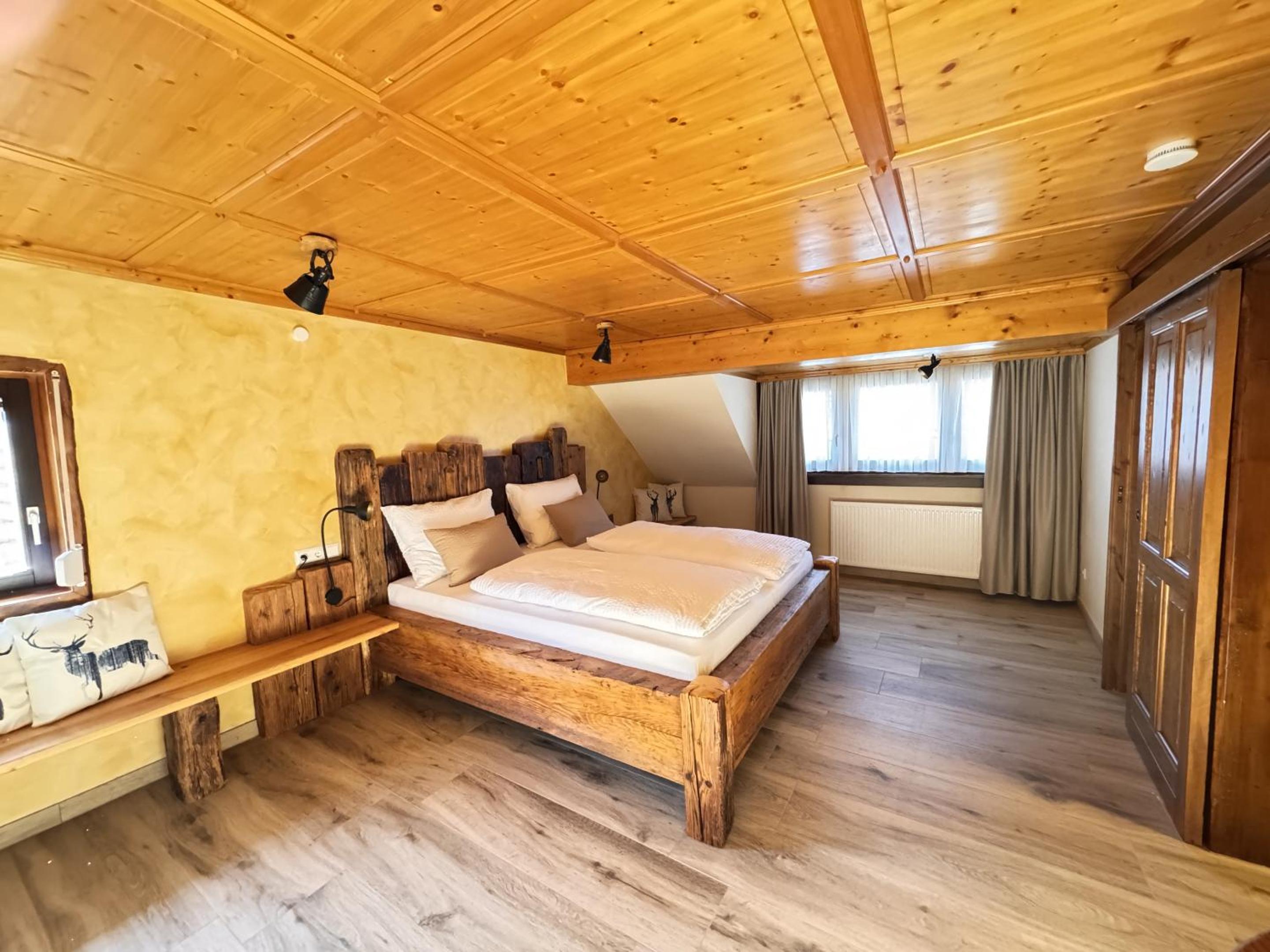 Deluxe King Suite