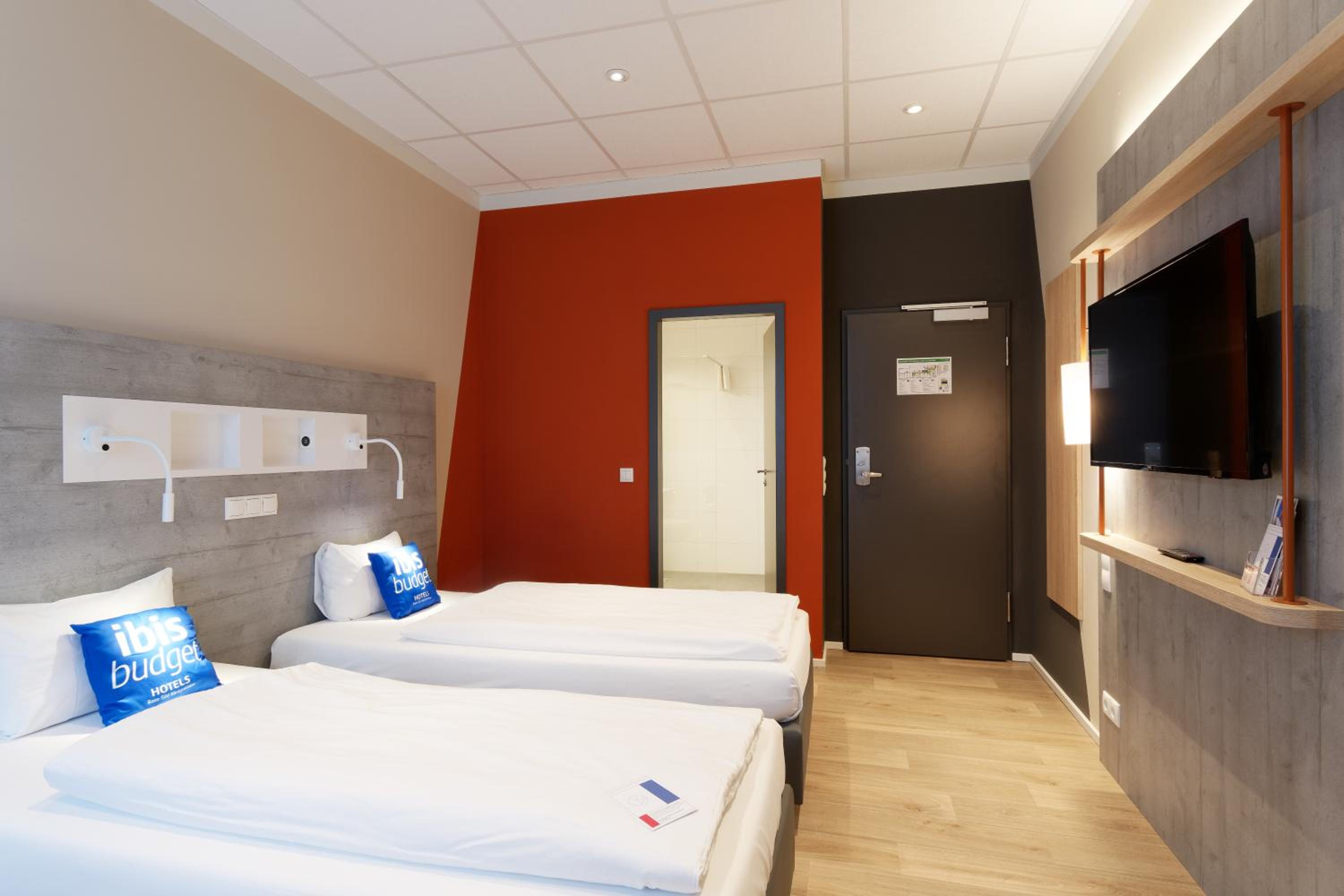 Superior Twin Room - Non-Smoking photo 2