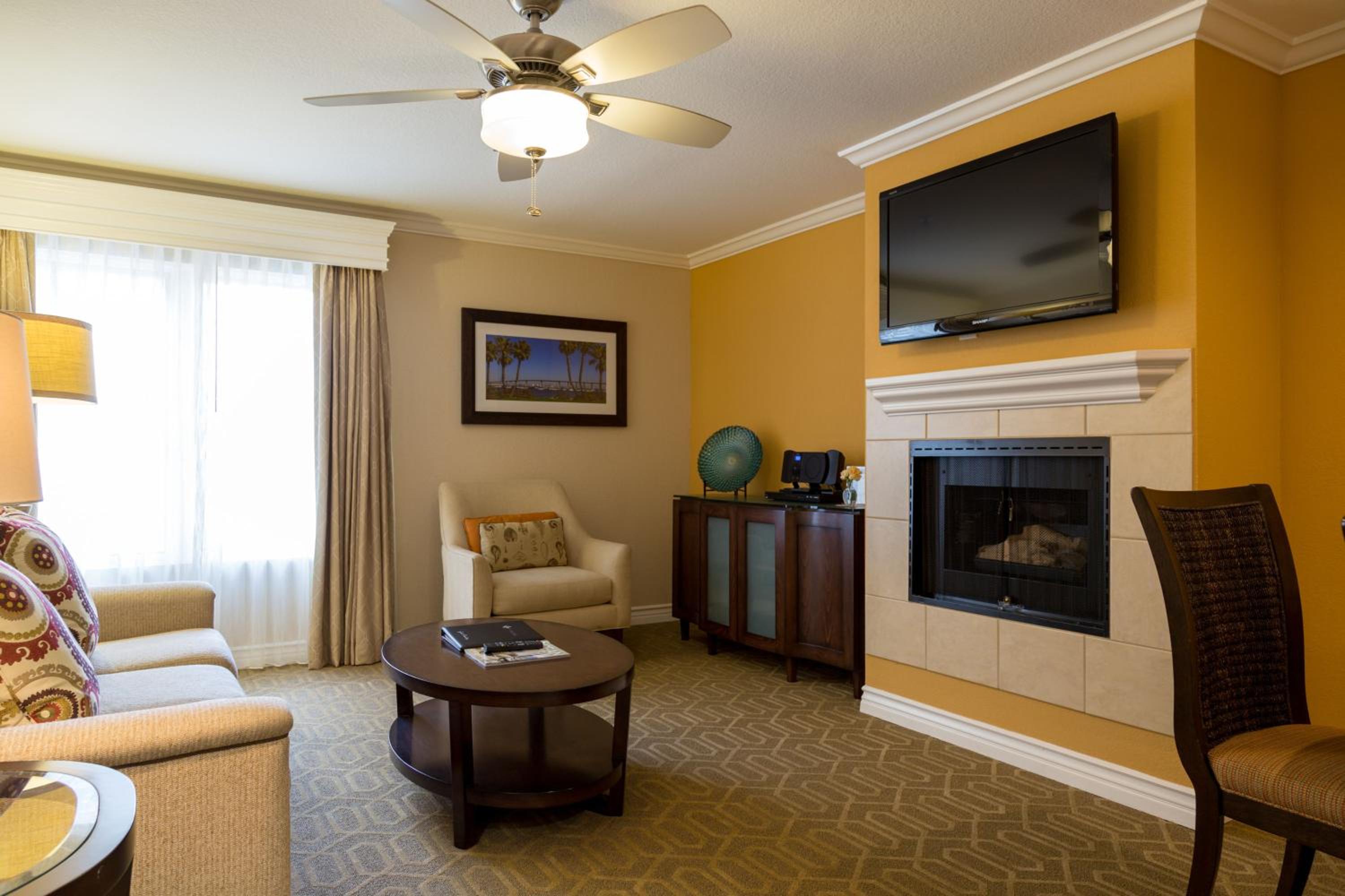 One-Bedroom Suite - Photo 12