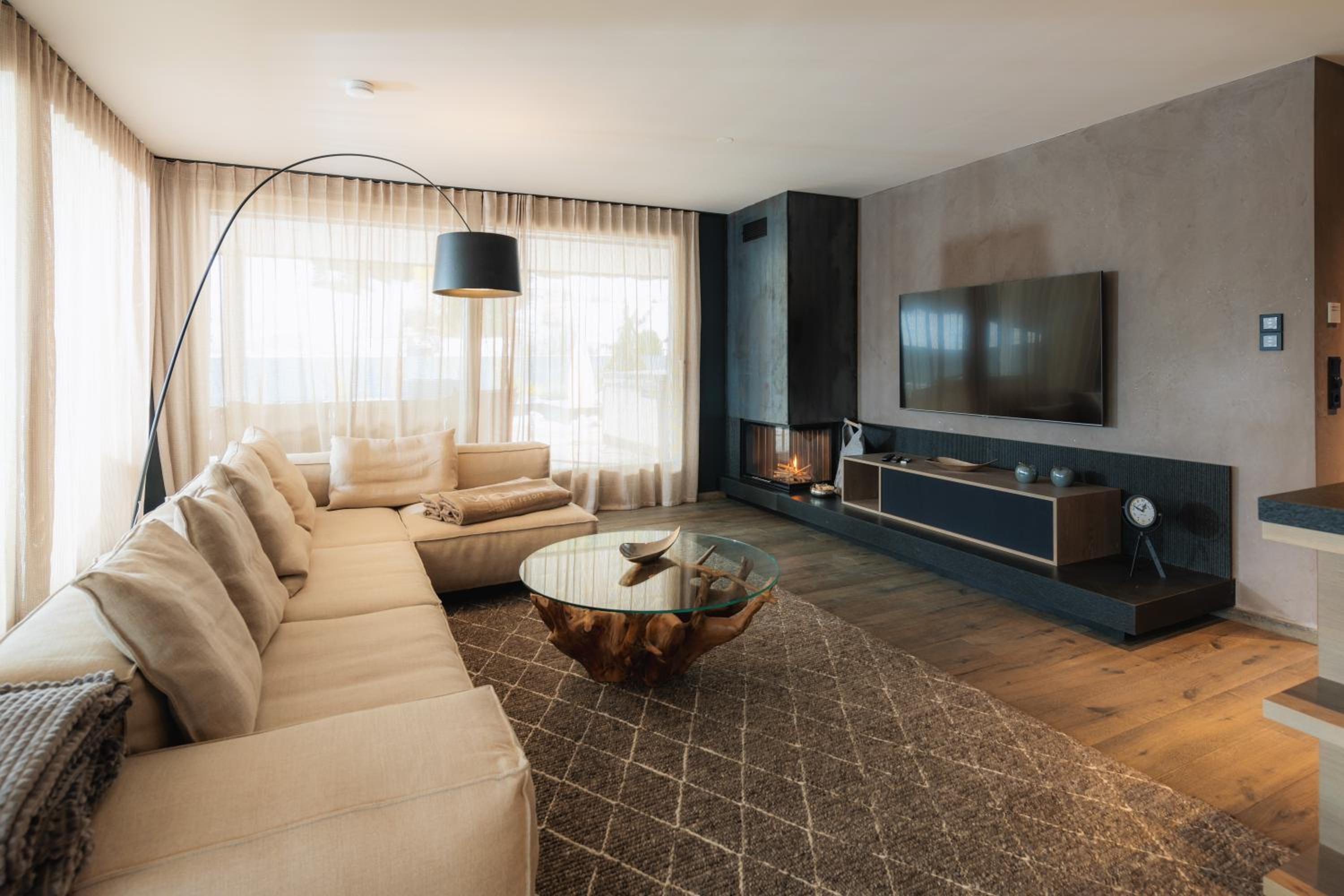 Penthouse Apartment photo 2