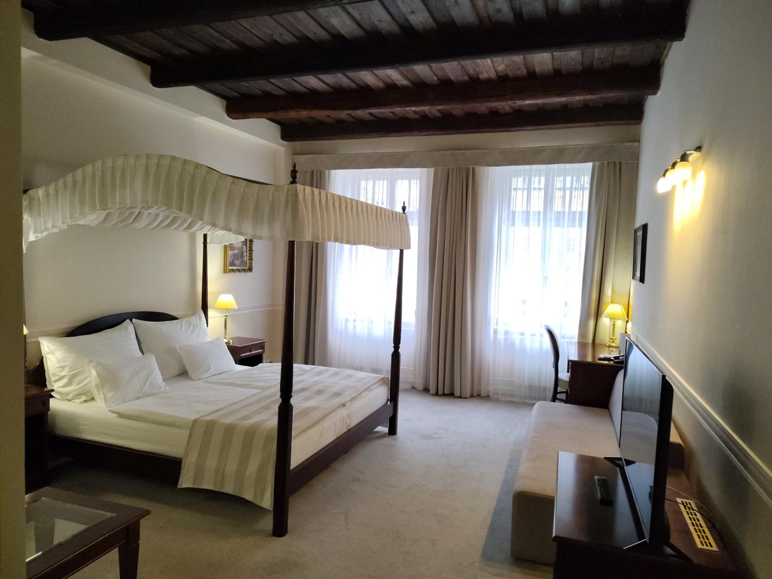 Deluxe King Room photo 3