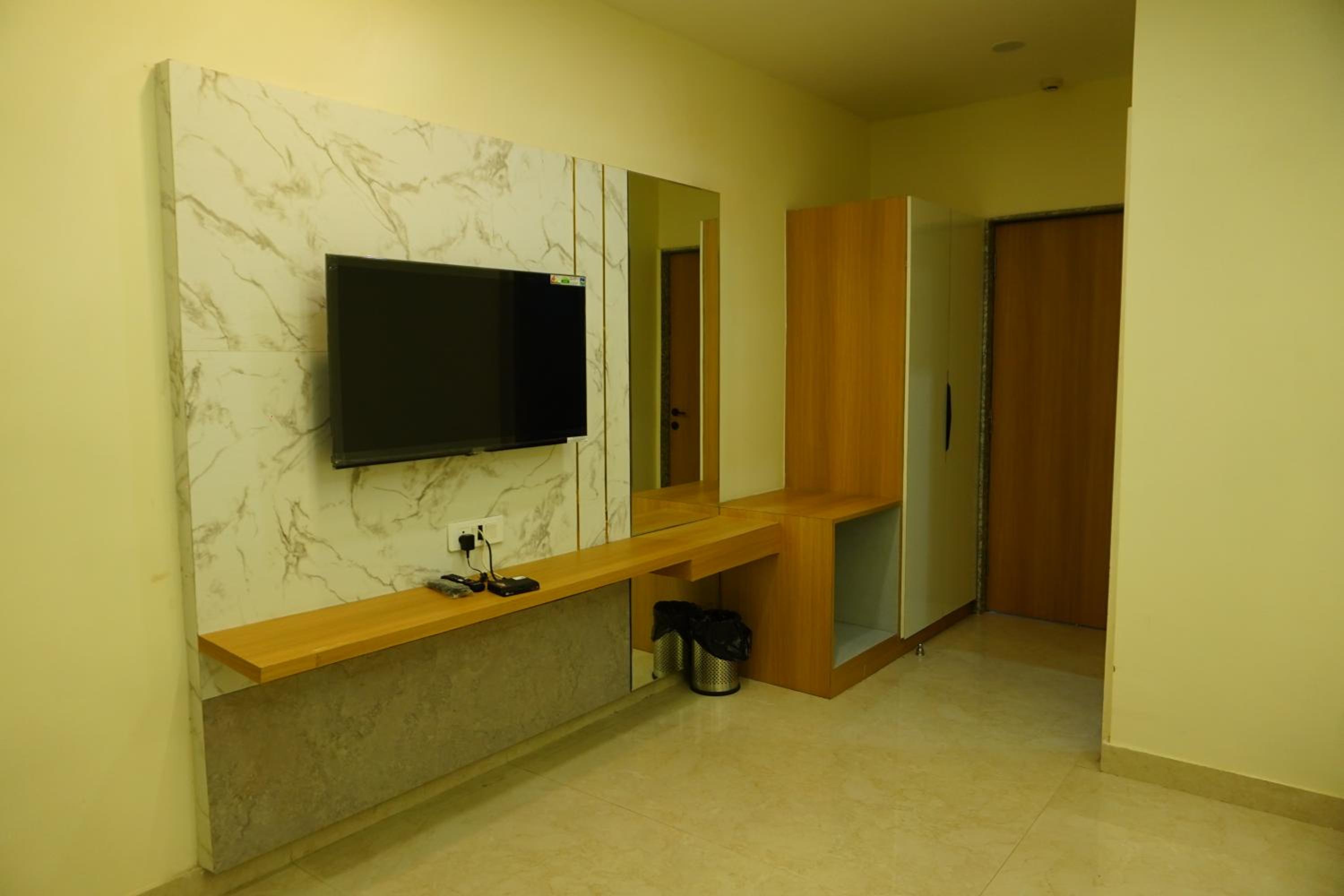 Family Room photo 3