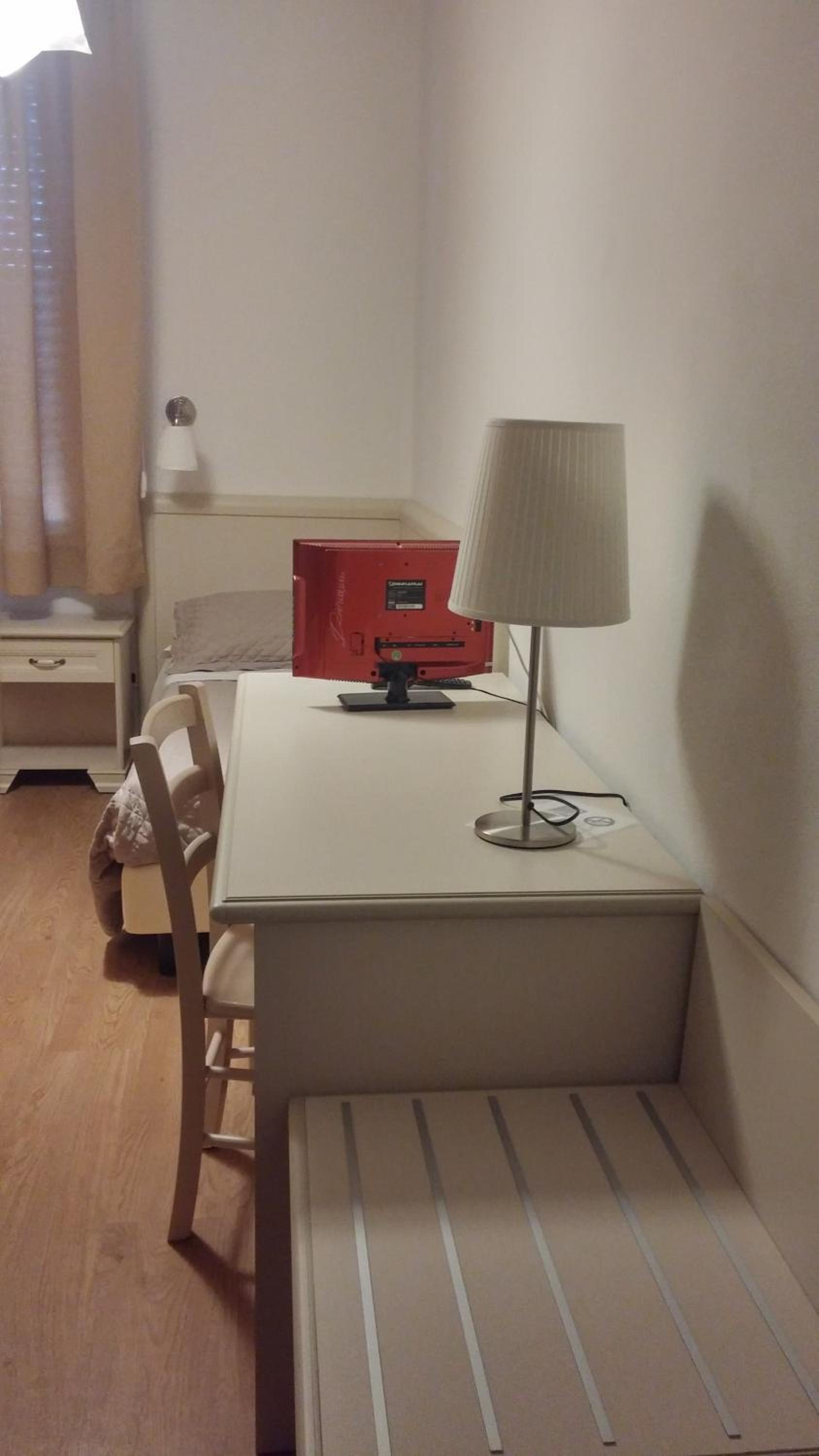 Single Room photo 3