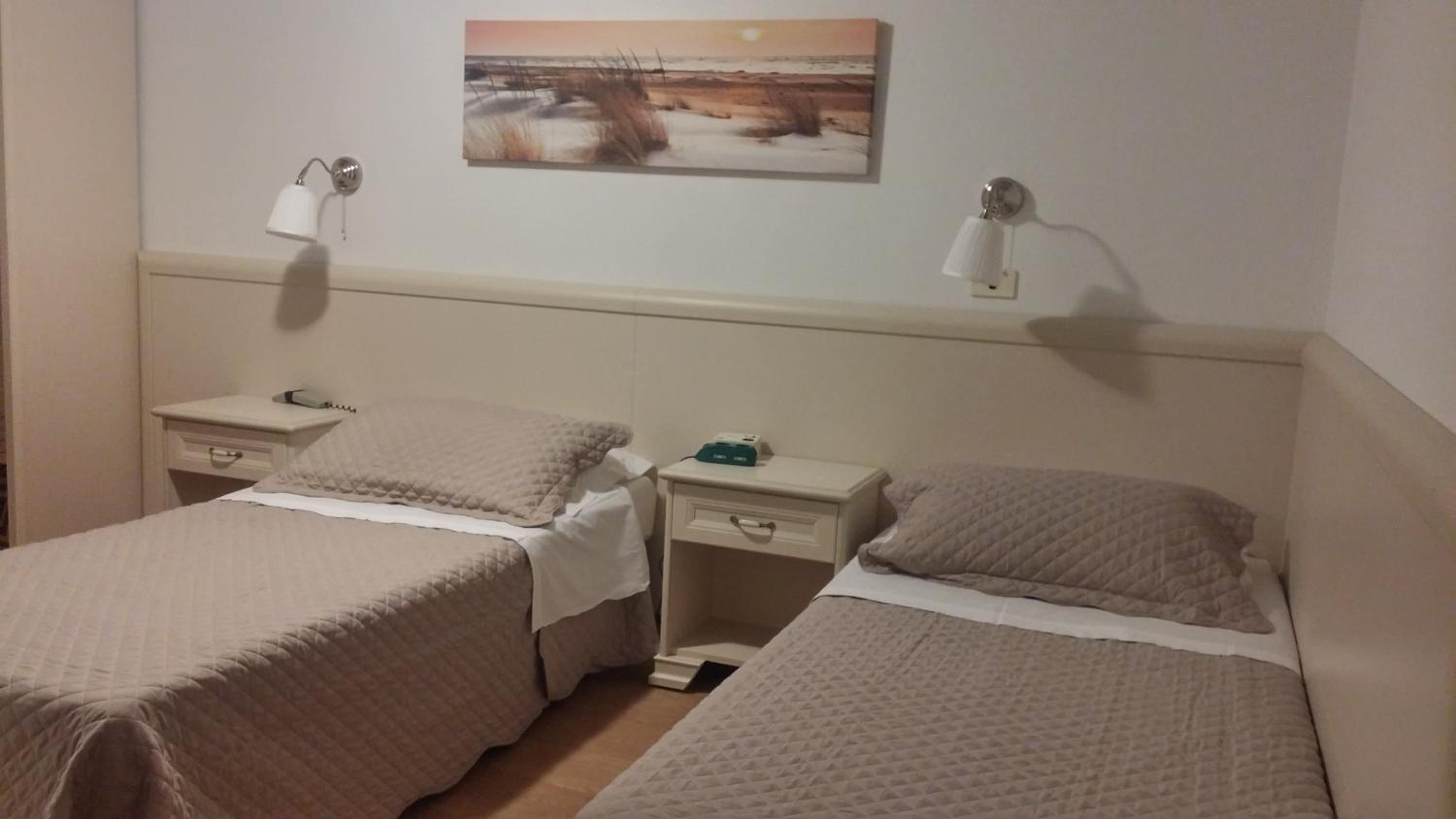 Double or Twin Room photo 3