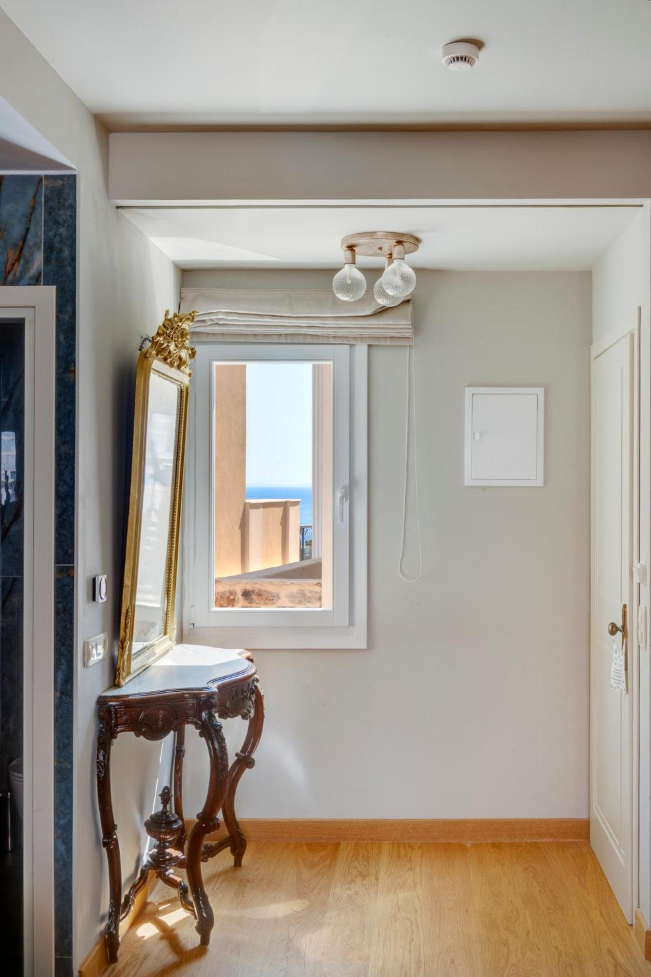 Junior Suite with Balcony