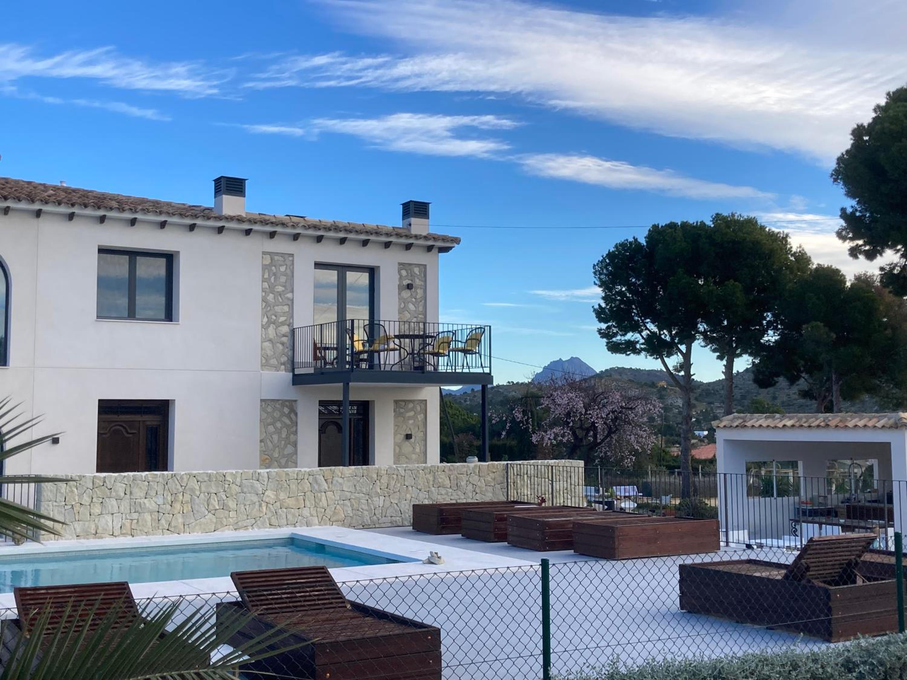 Two-Bedroom Apartment with Pool View photo 3