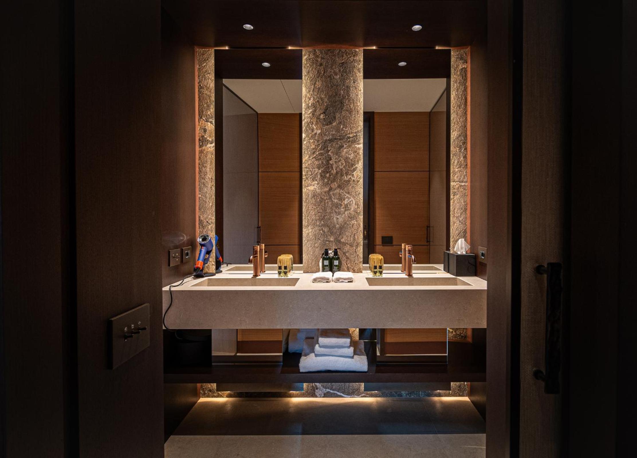8 Suite  - Photo 3