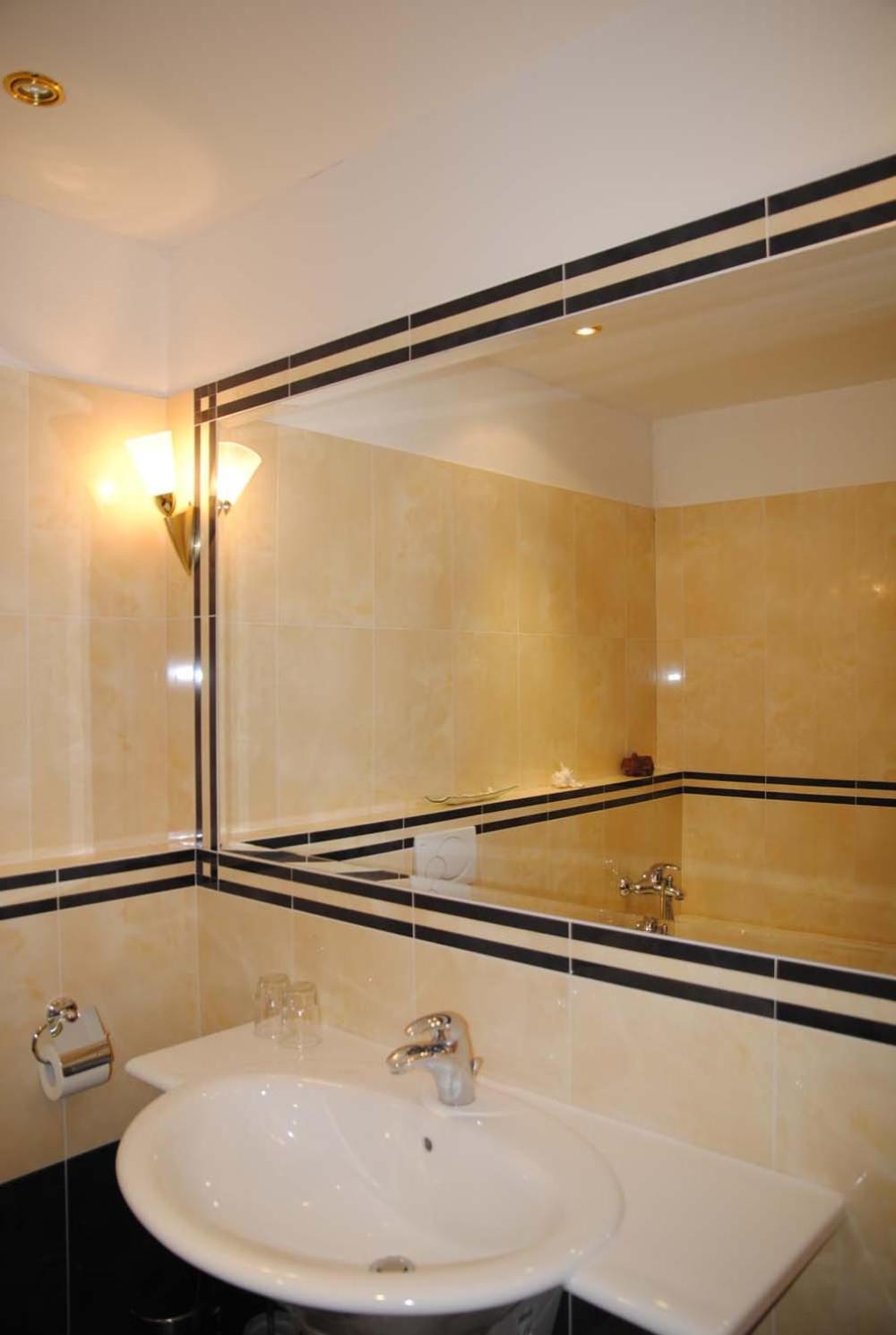 Standard Double or Twin Room - Photo 21