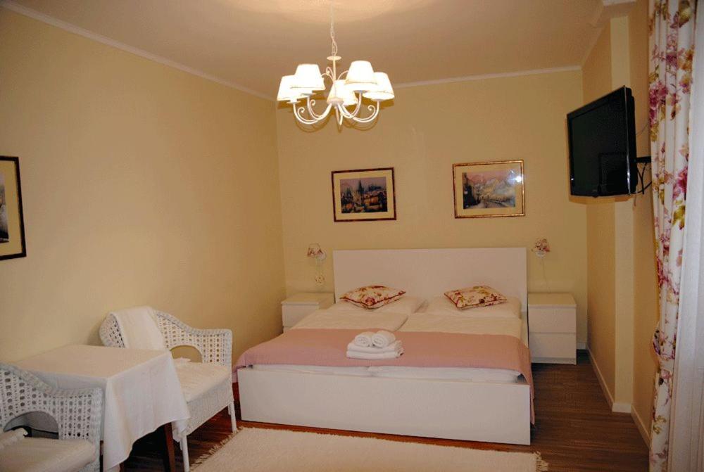 Standard Double or Twin Room - Photo 28