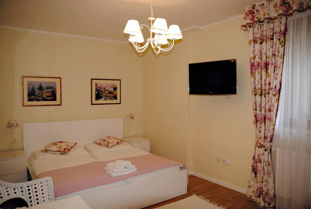 Standard Double or Twin Room - Photo 29