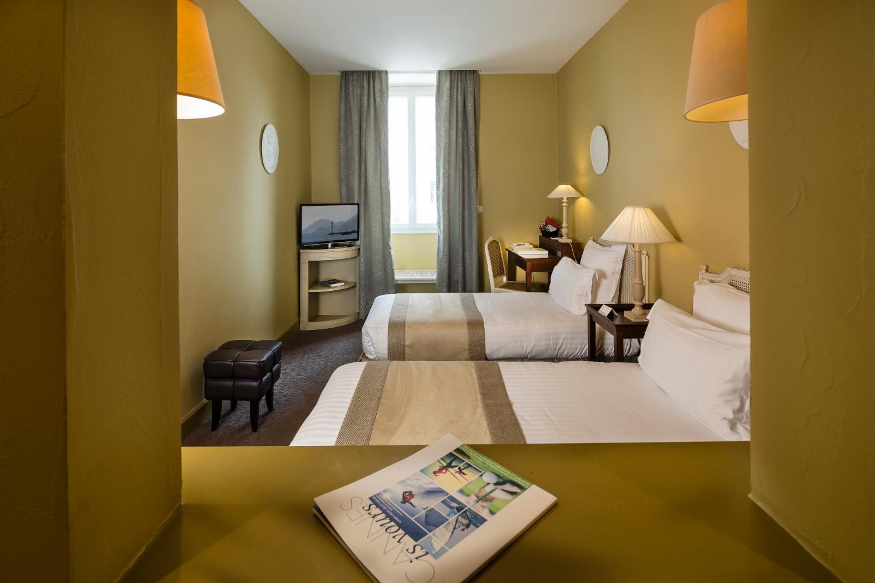 Executive Room (Free Wine Tasting) - Photo 5