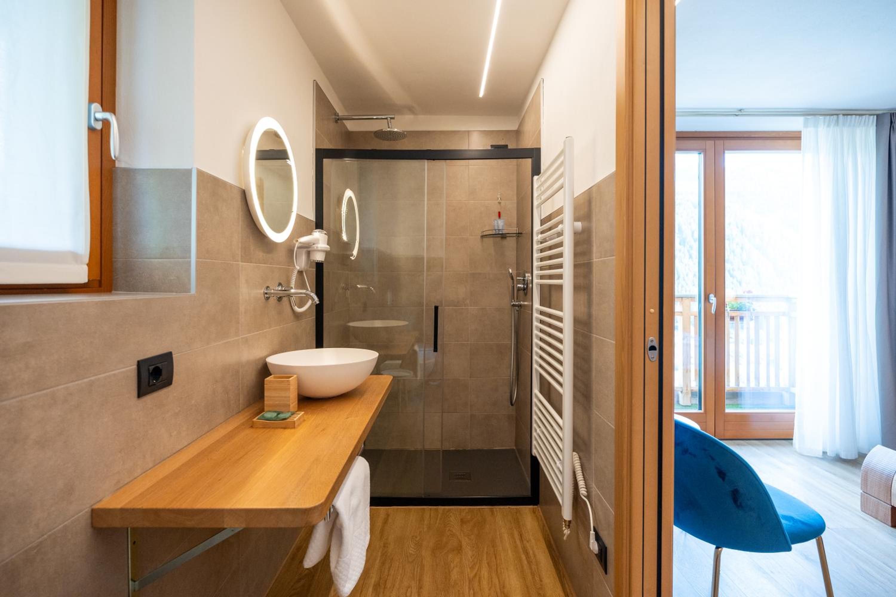 Double Room with Mountain View - Photo 6