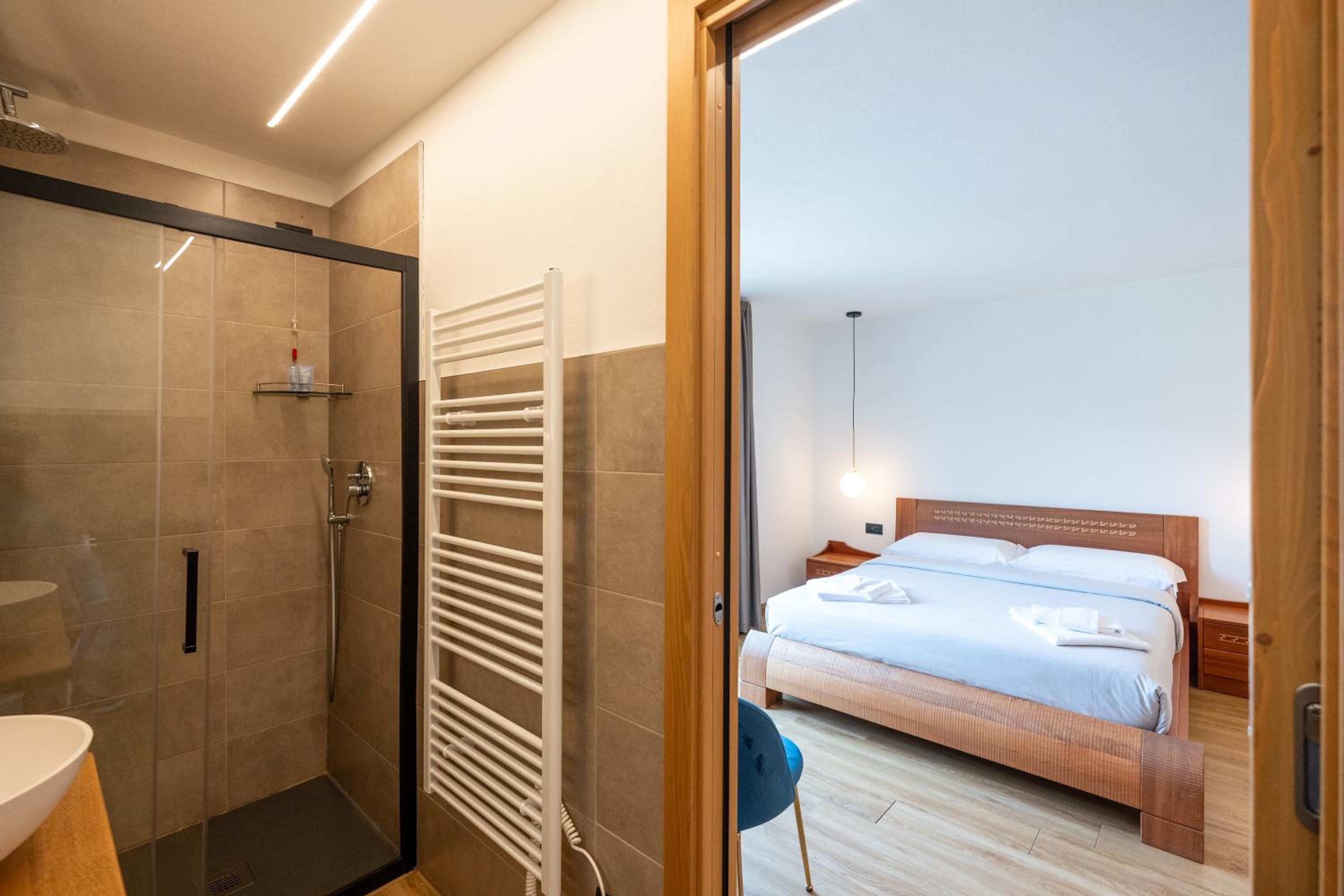 Double Room with Mountain View - Photo 7