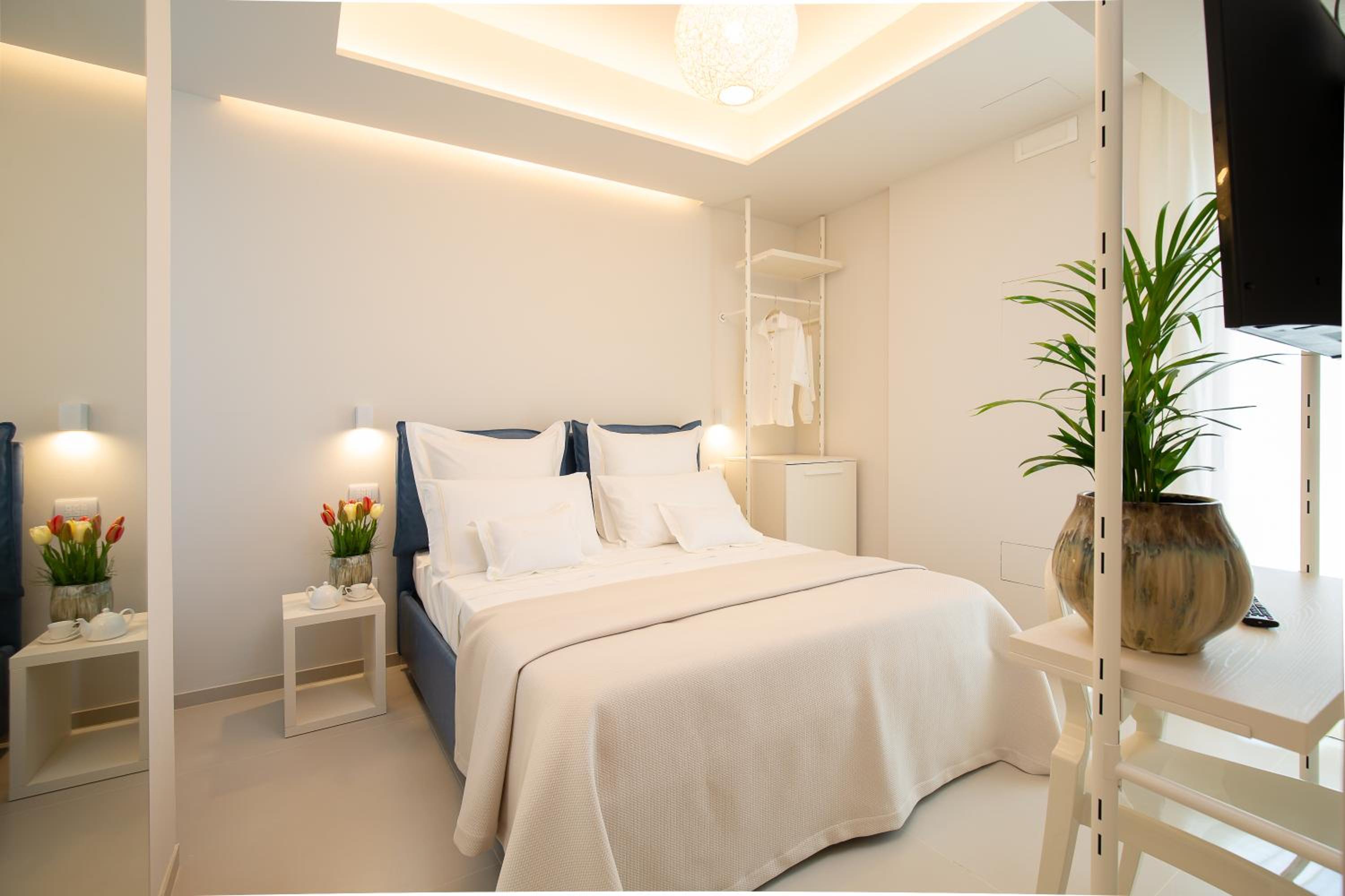Double Room with Balcony and Sea View