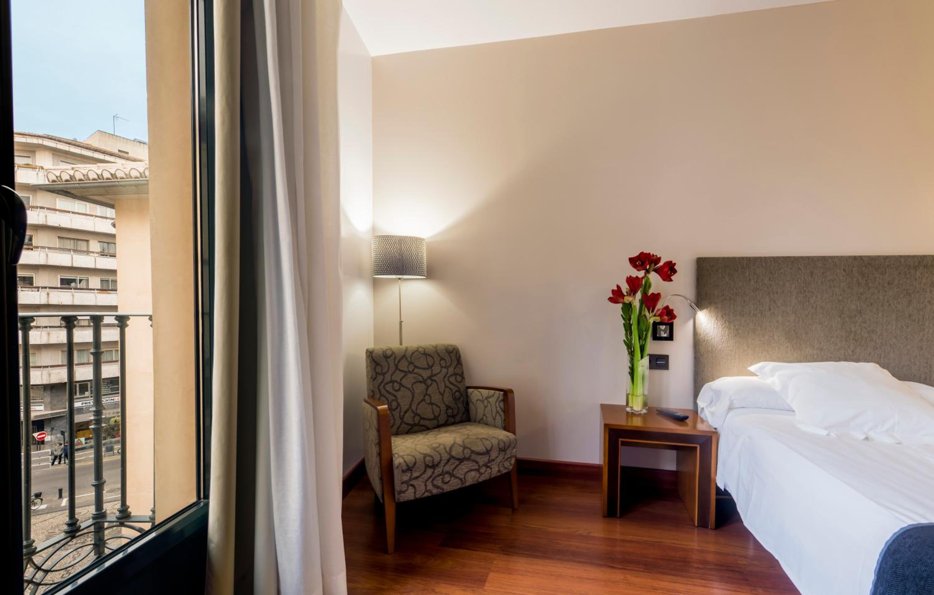 Twin Room - Photo 7